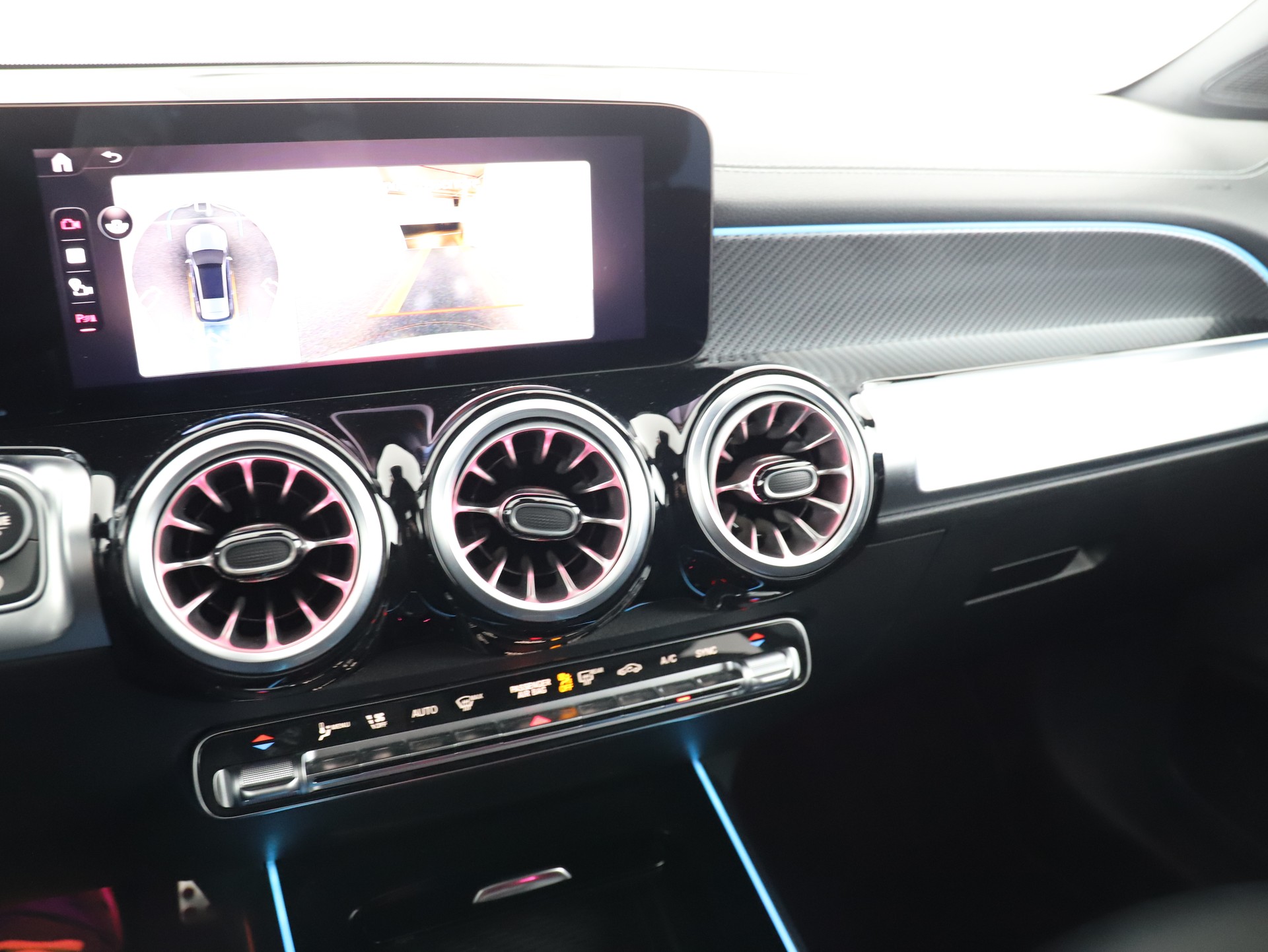 MERCEDES-BENZ GLB 250 4Matic 8G-Tronic-image-15