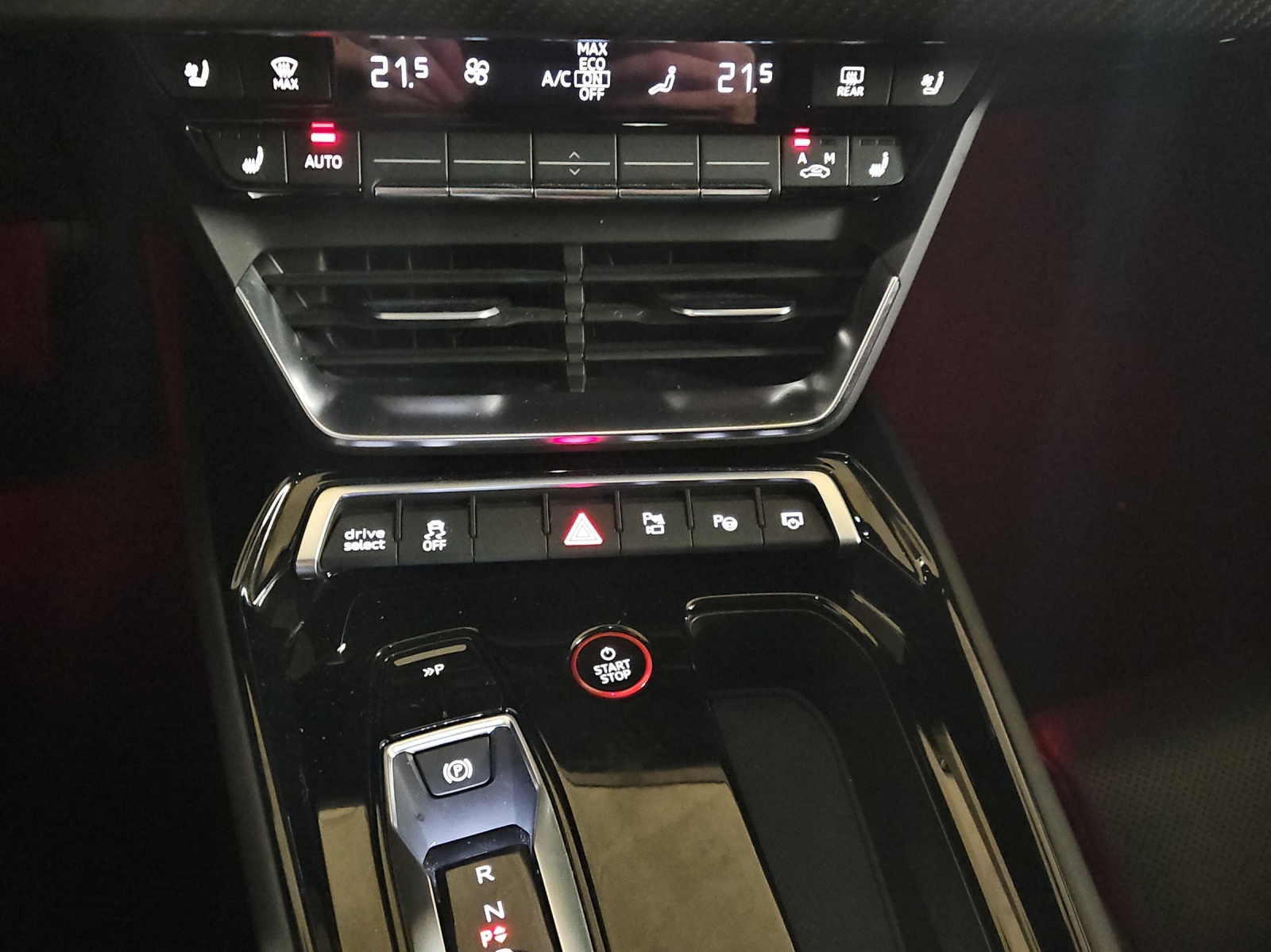 AUDI e-tron GT quattro-image-22