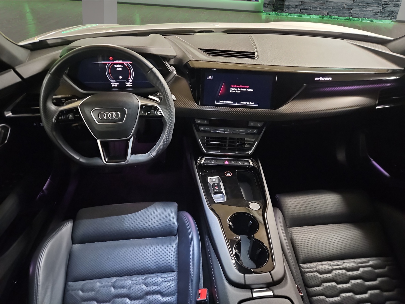 AUDI e-tron GT quattro-image-7