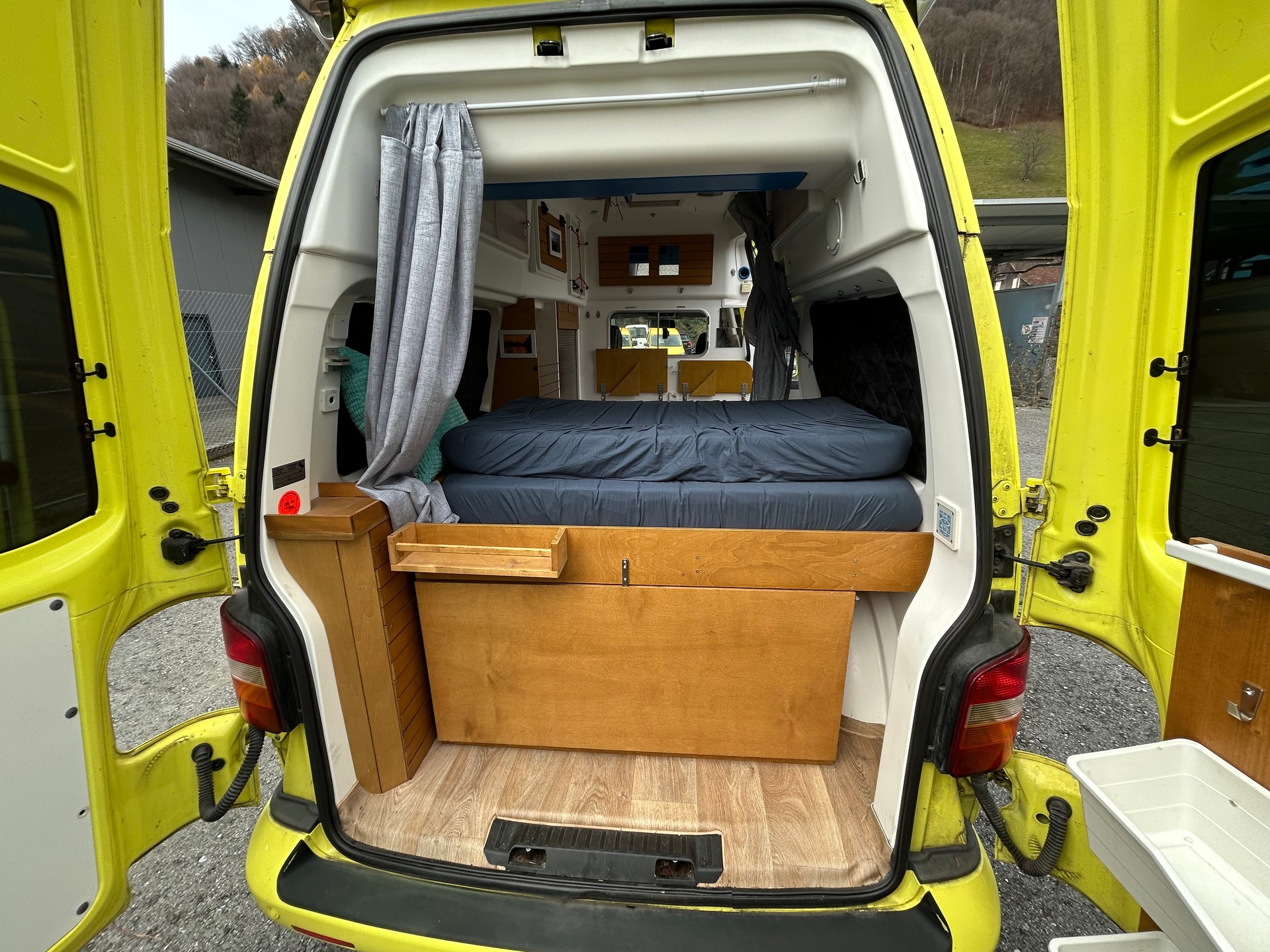 VW T5 2.5 TDI PD 4MOTION-image-10