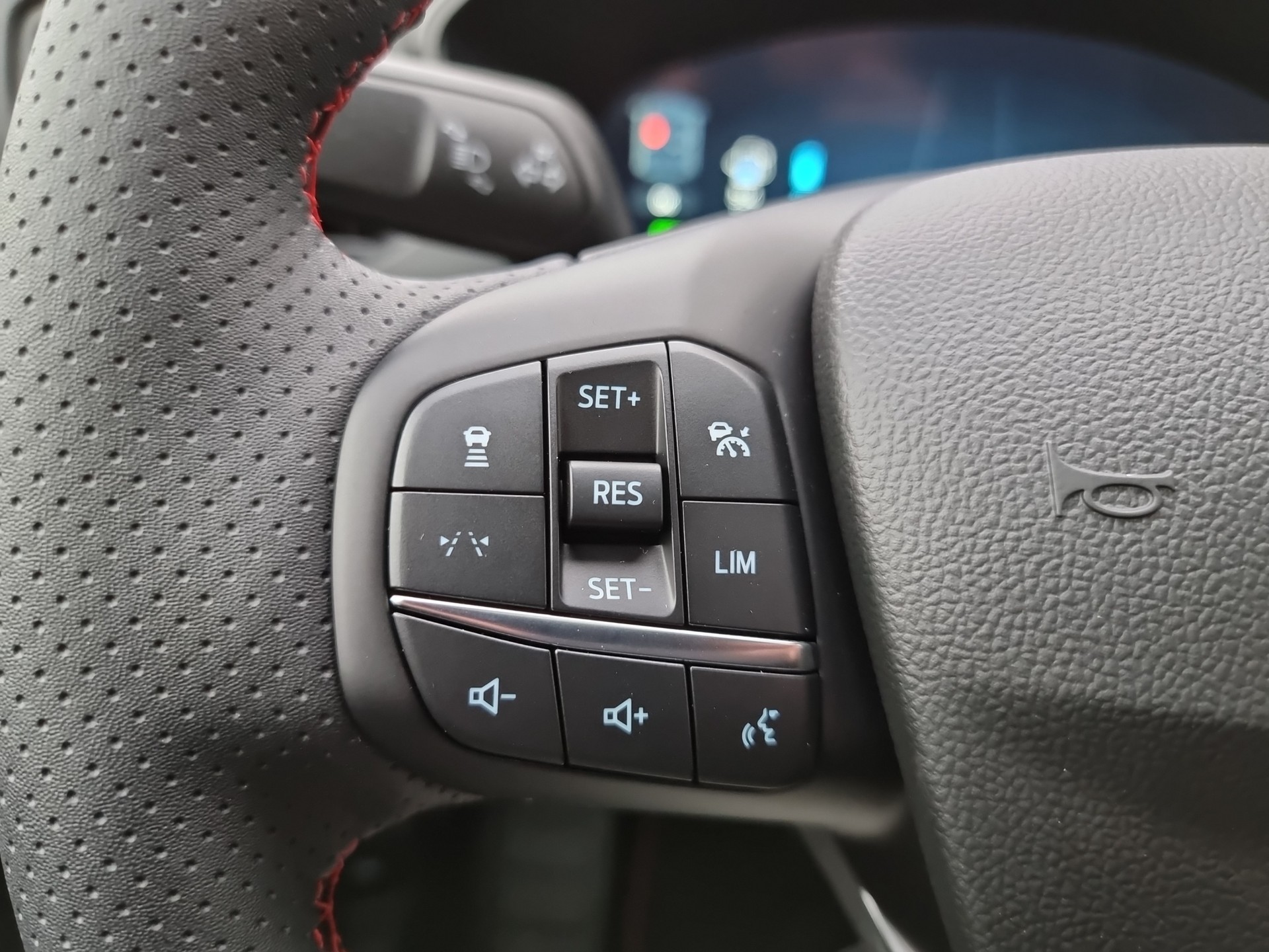 FORD Kuga 2.5 Plug-in Hybrid ST-Line X-image-9