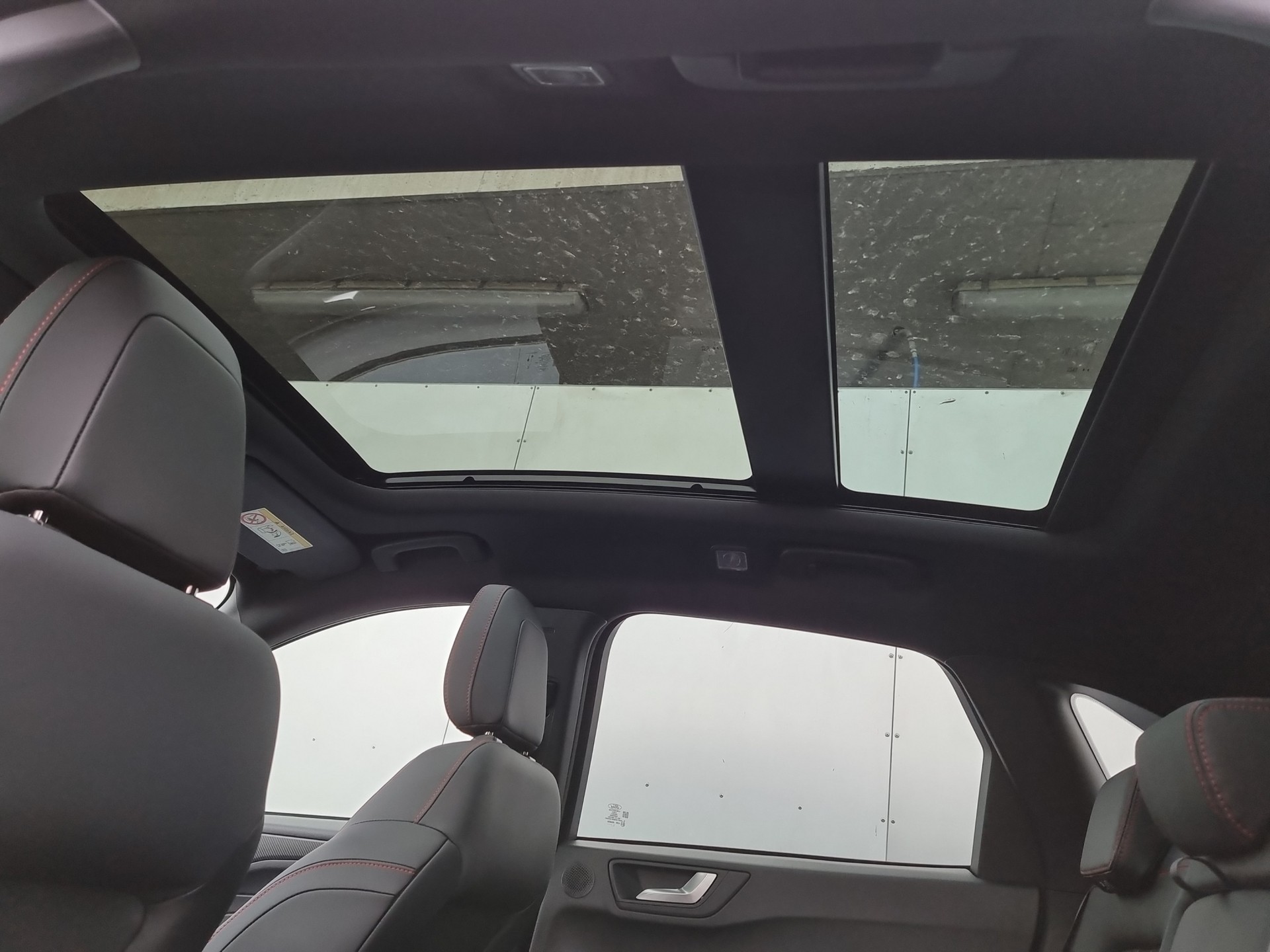 FORD Kuga 2.5 Plug-in Hybrid ST-Line X-image-12