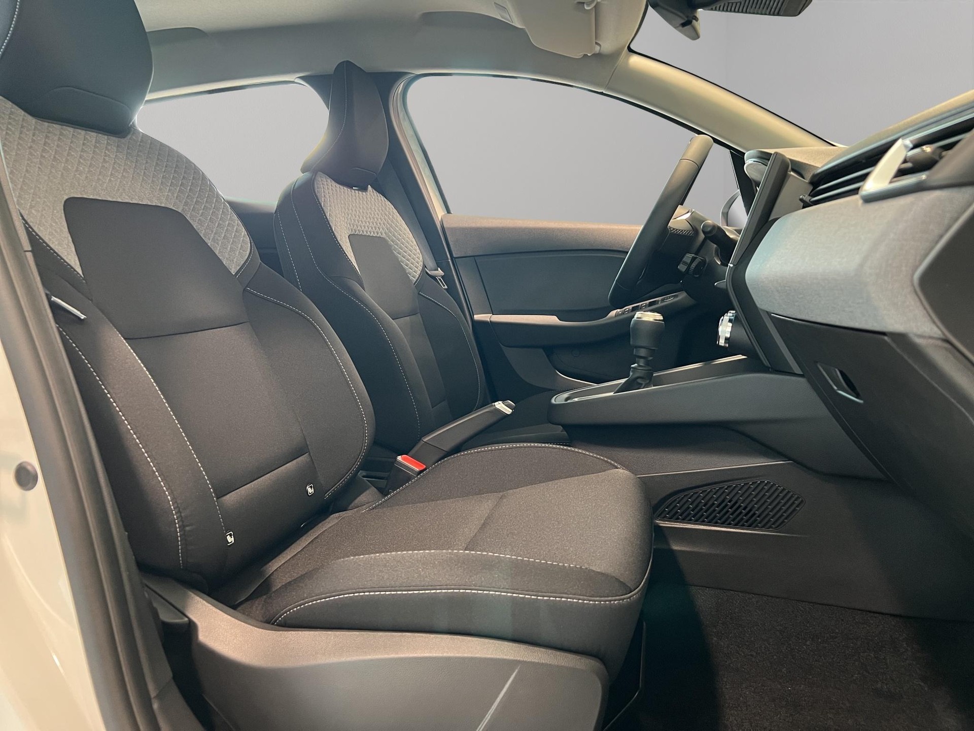 MITSUBISHI Colt 1.0 Invite-image-7