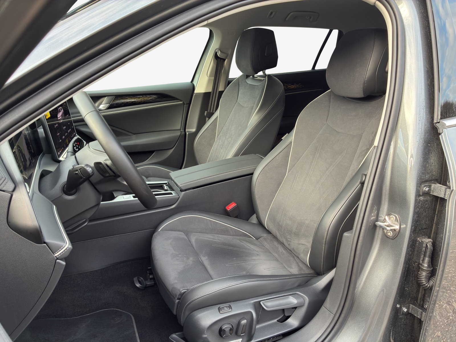 VW Passat Variant 2.0 TDI evo Elegance 4 Motion DSG-image-7