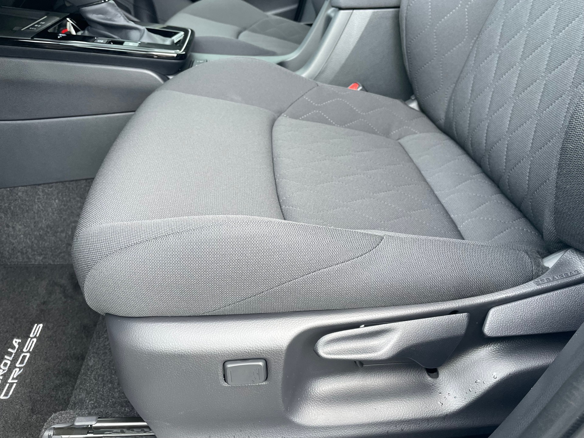 TOYOTA Corolla Cross 1.8 Trend e-CVT-image-14
