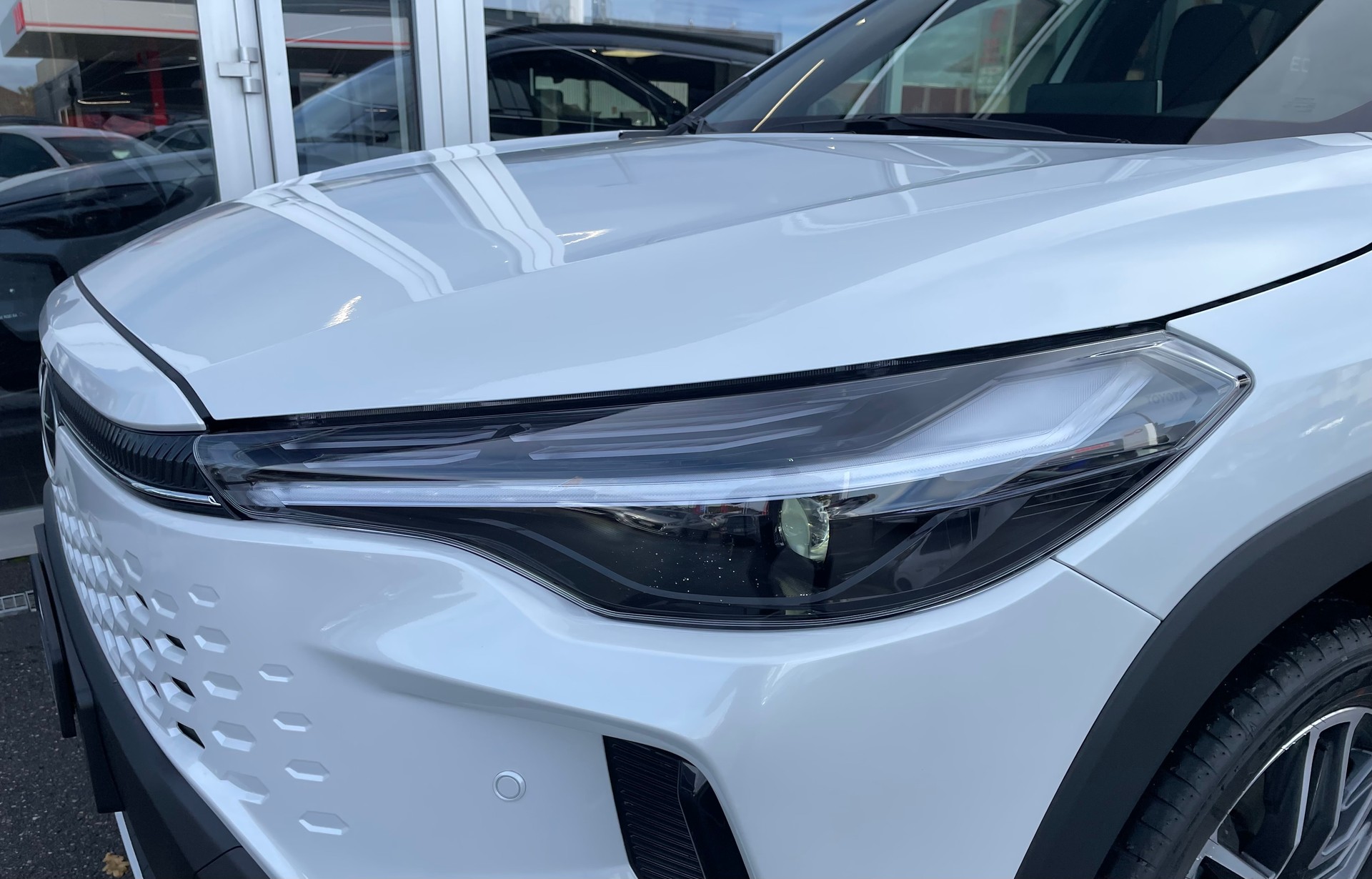 TOYOTA Corolla Cross 1.8 Trend e-CVT-image-6