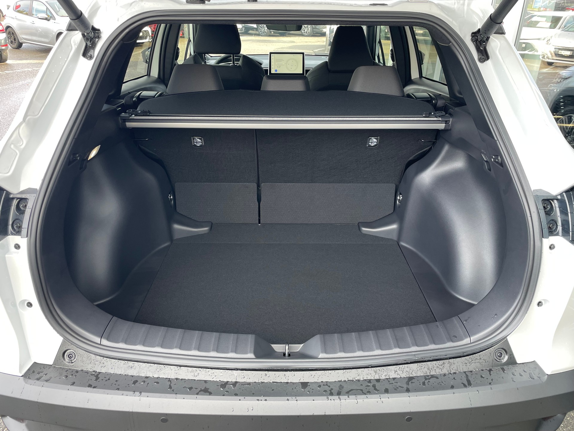 TOYOTA Corolla Cross 1.8 Trend e-CVT-image-9