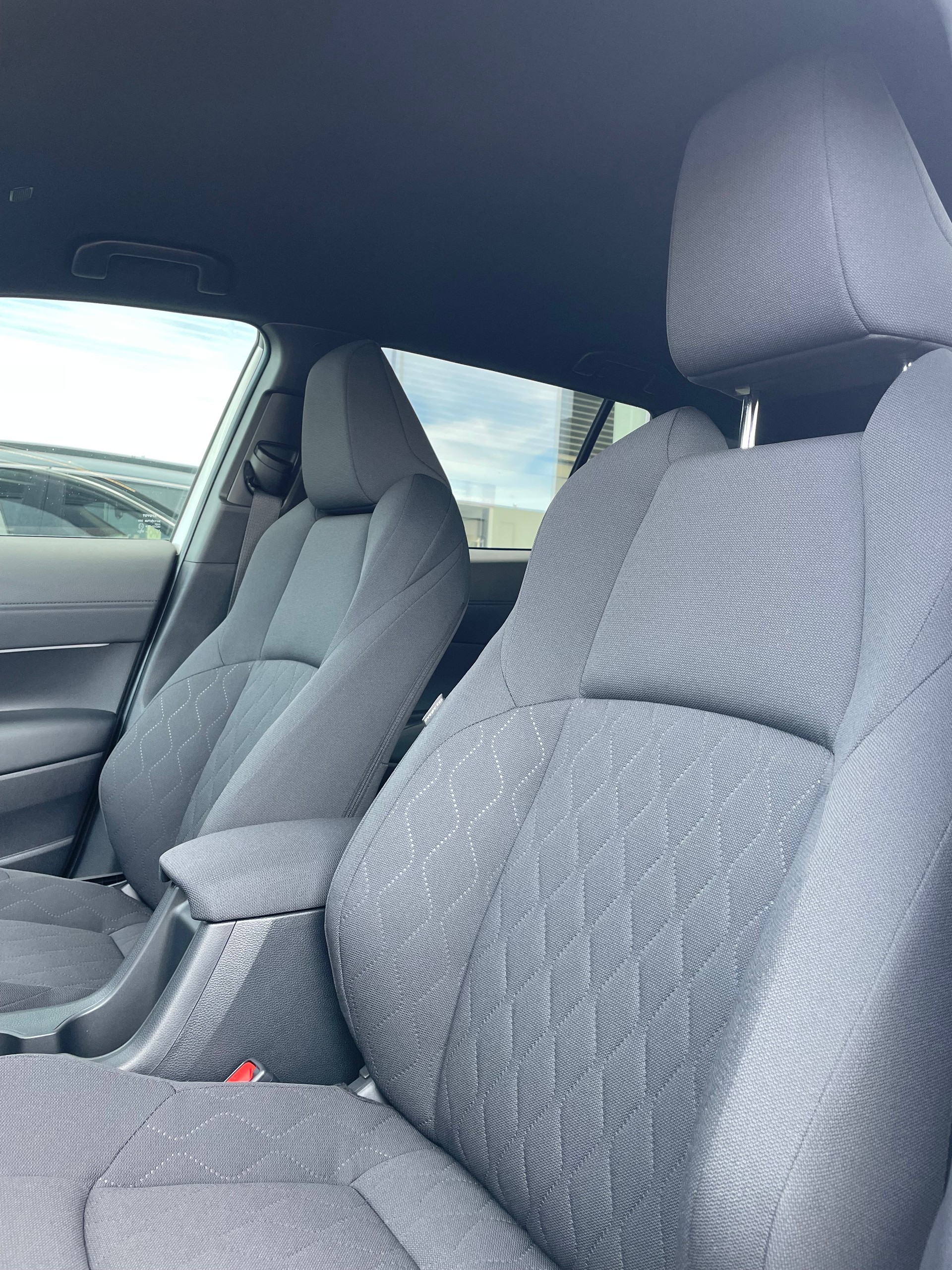 TOYOTA Corolla Cross 1.8 Trend e-CVT-image-13