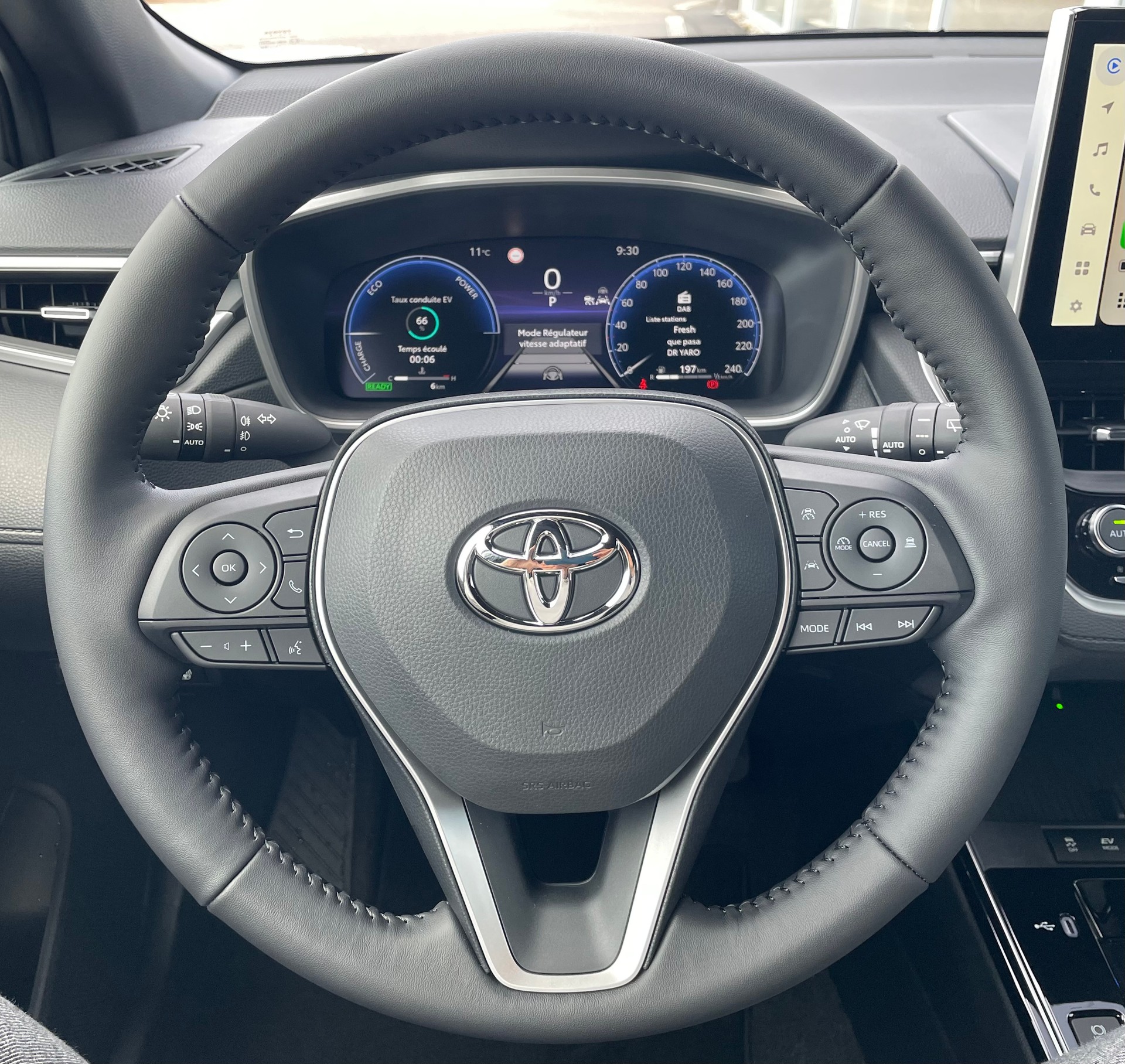 TOYOTA Corolla Cross 1.8 Trend e-CVT-image-16