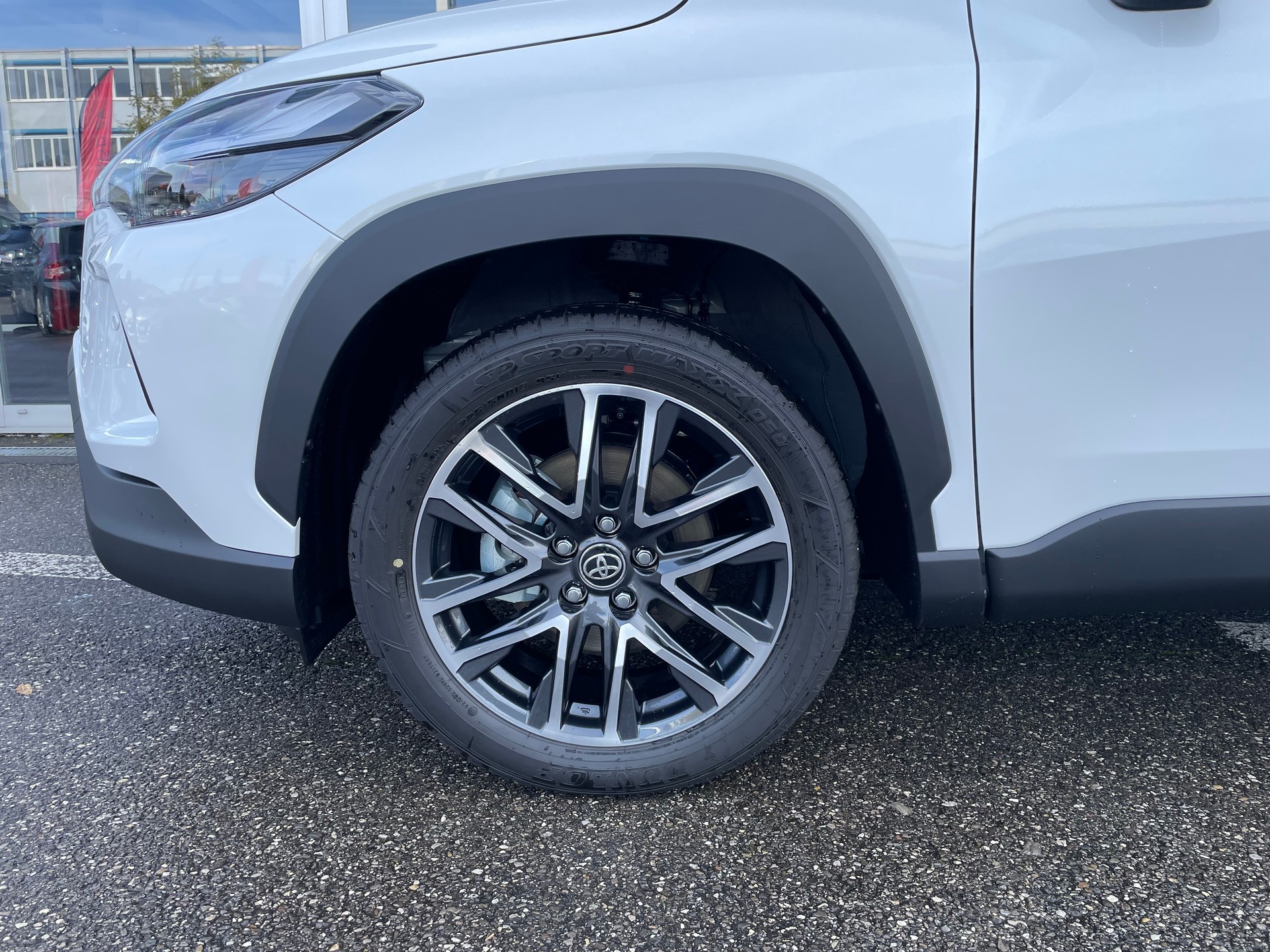 TOYOTA Corolla Cross 1.8 Trend e-CVT-image-5