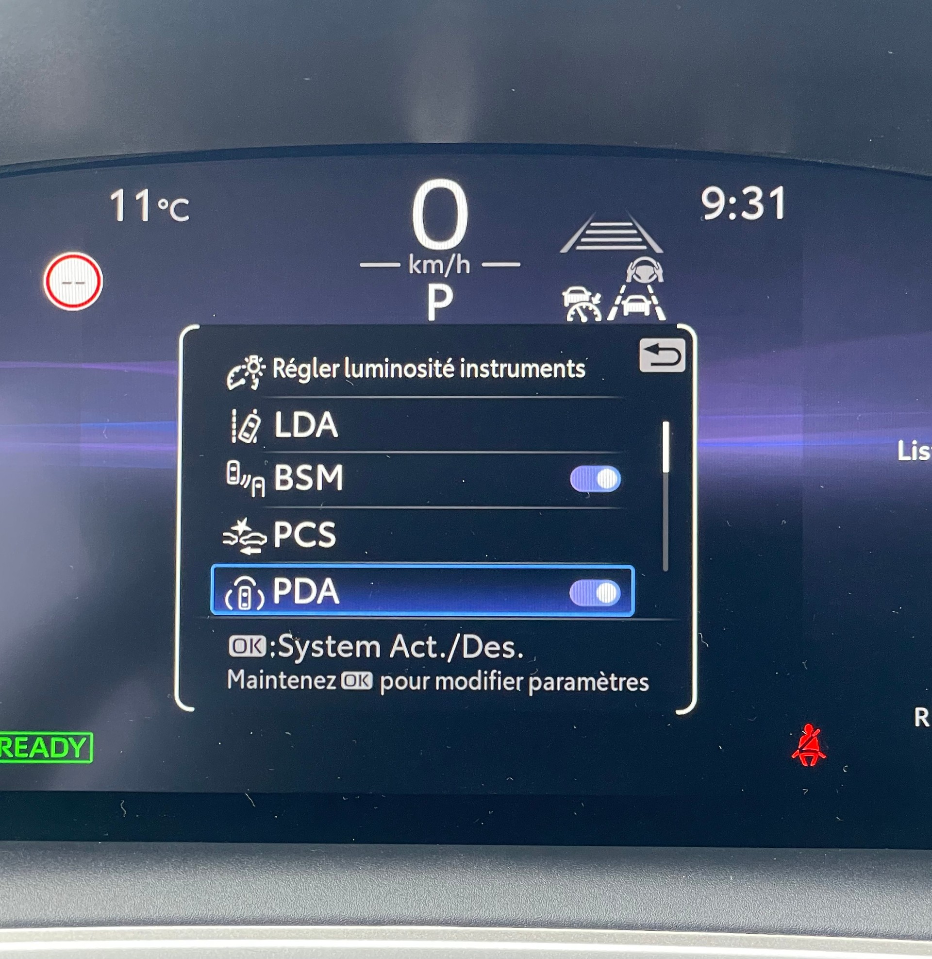 TOYOTA Corolla Cross 1.8 Trend e-CVT-image-25