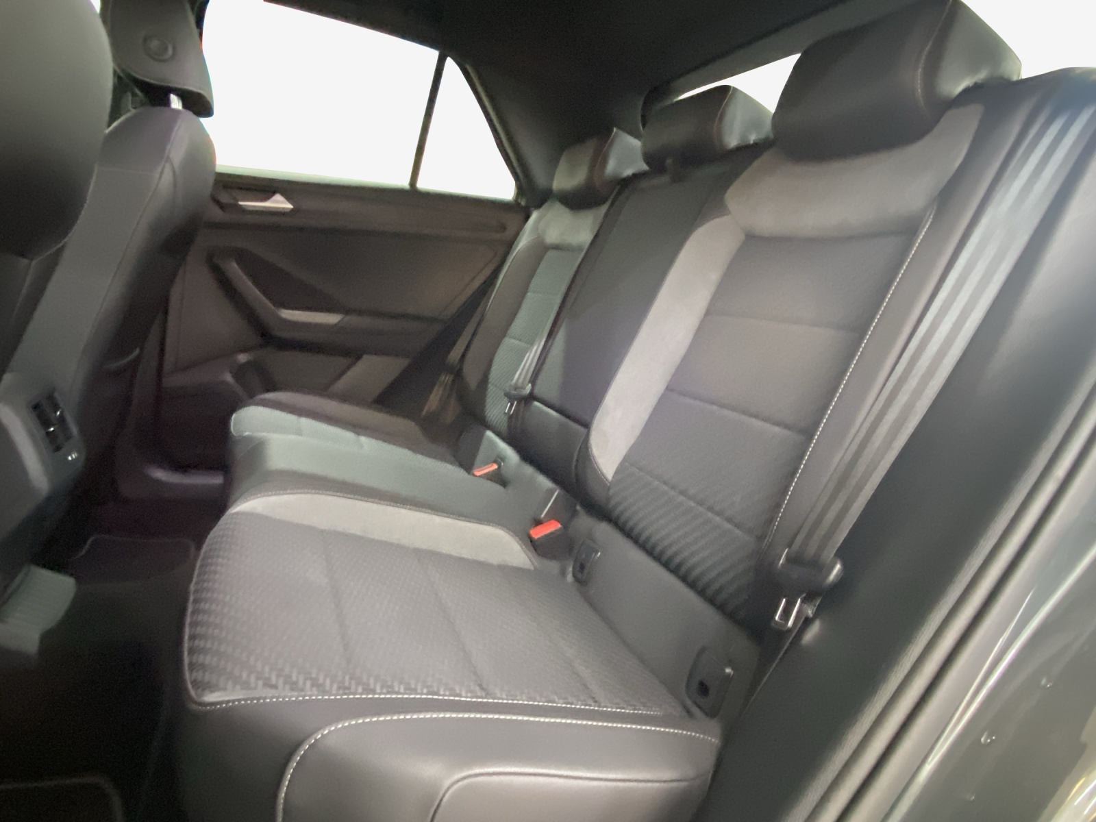VW T-Roc 2.0 TSI Sport DSG 4Motion-image-11