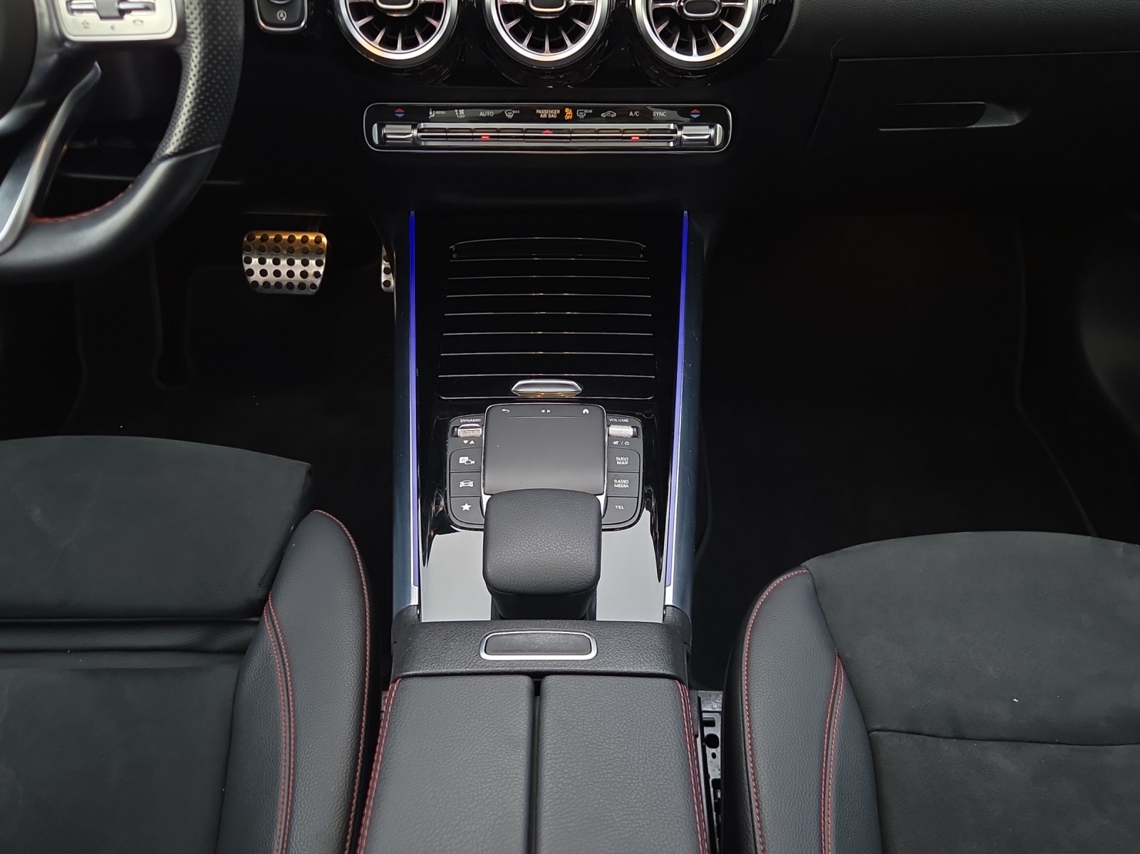 Image MERCEDES-BENZ B-200 B 200 4M AMG Line