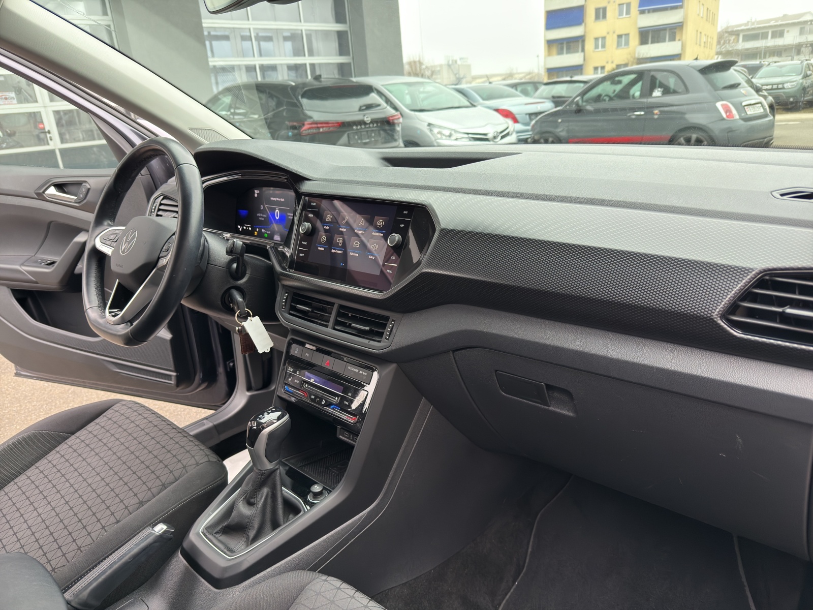 VW T-Cross 1.0 TSI Life DSG-image-23