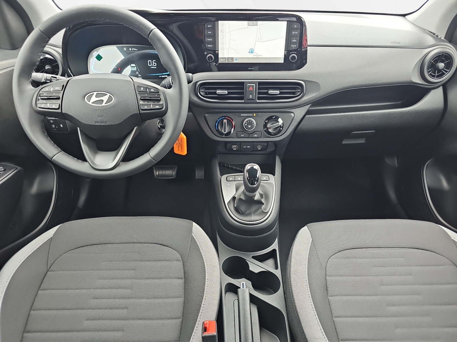 HYUNDAI i10 1.2 Amplia-image-10