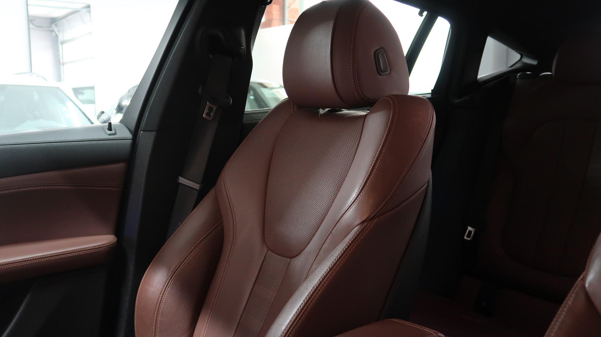 BMW X6 xDrive 40i / Pack-M / CH / MFK-image-25