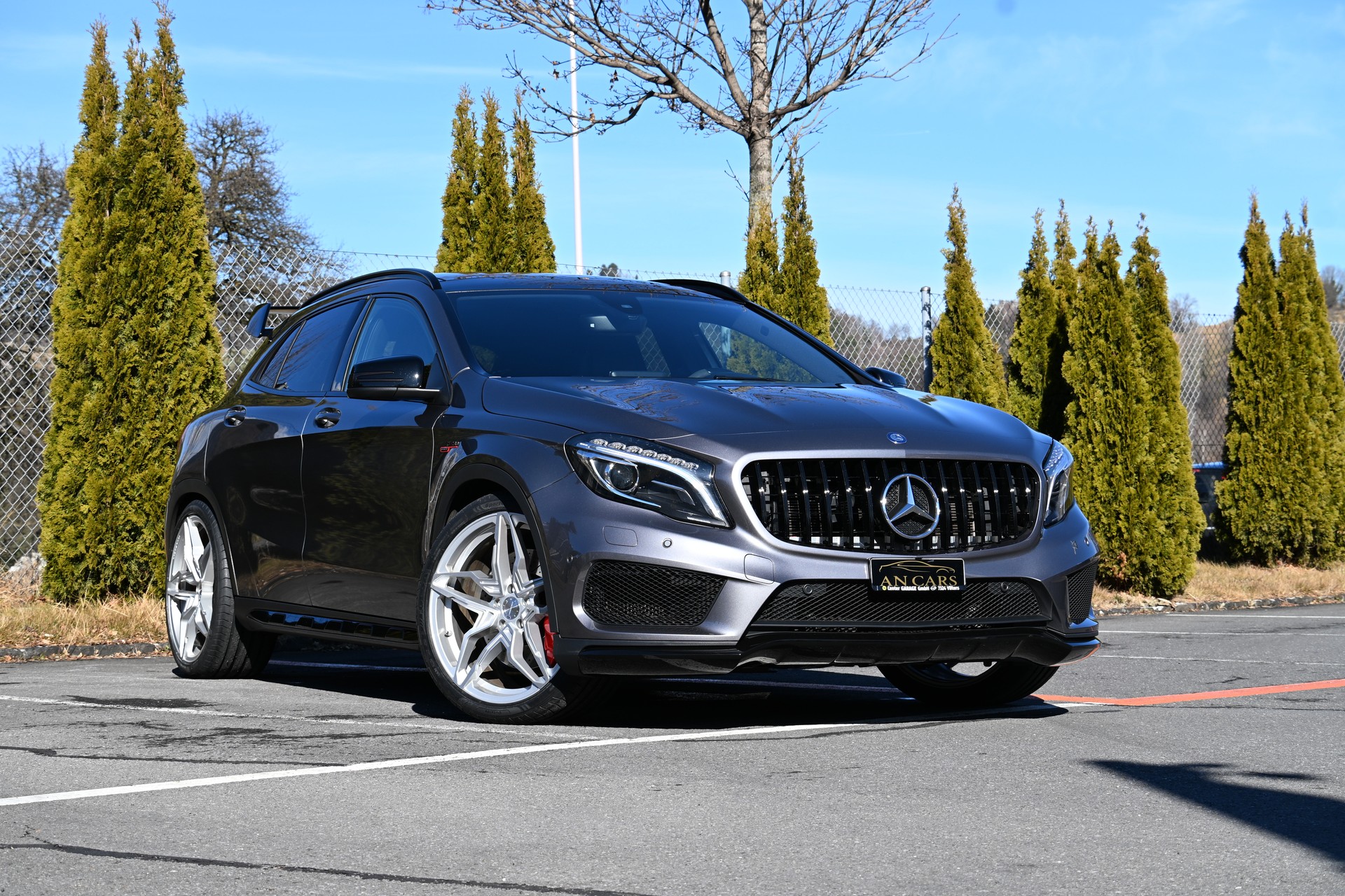 MERCEDES-BENZ GLA 45 AMG R 4Matic 7G-DCT TOP GEPFLEGT