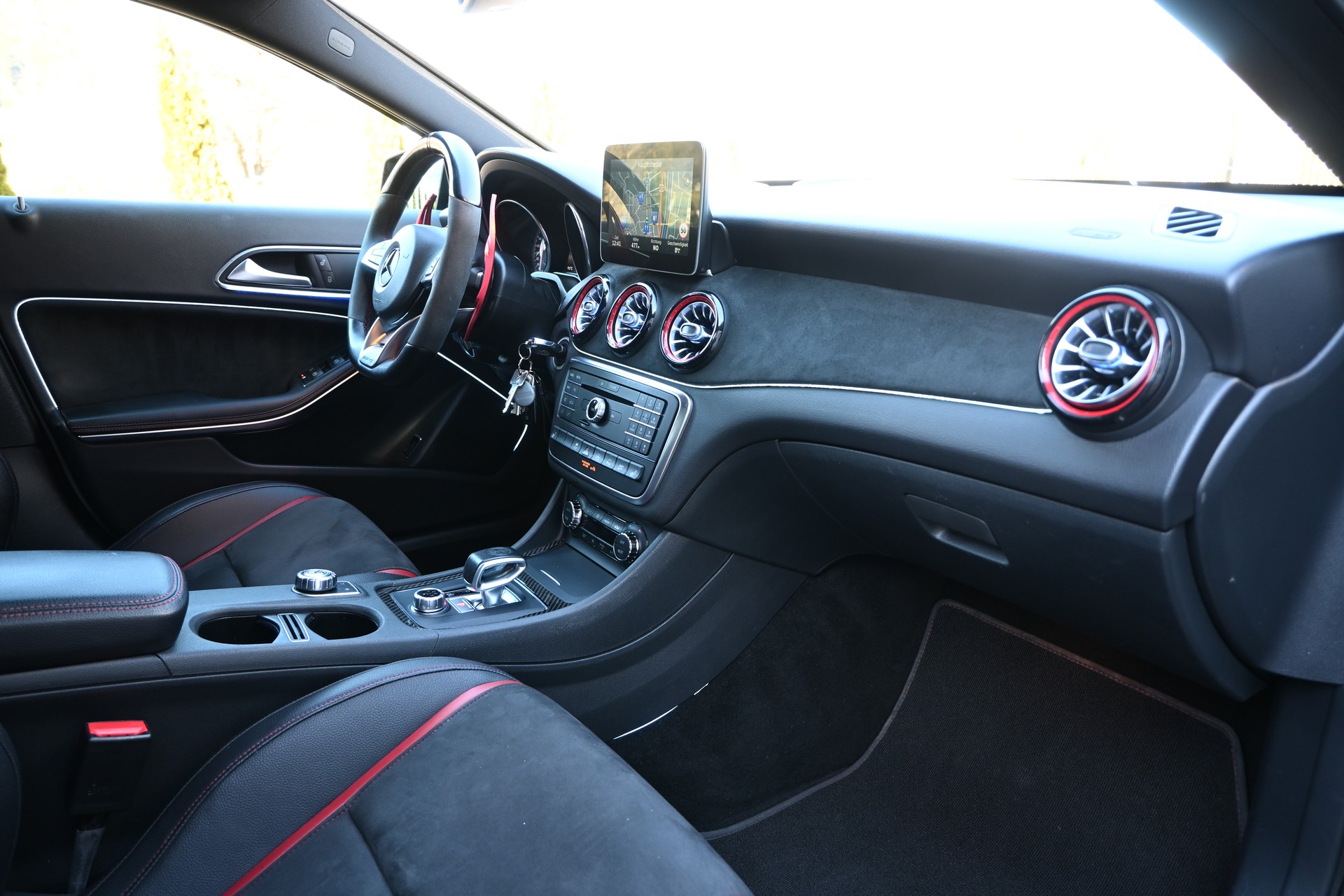 MERCEDES-BENZ GLA 45 AMG R 4Matic 7G-DCT TOP GEPFLEGT-image-13
