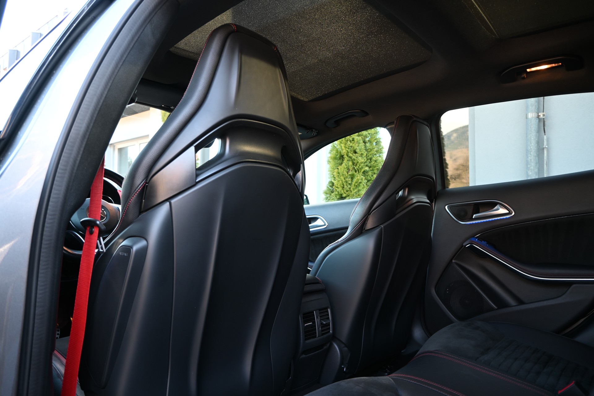 MERCEDES-BENZ GLA 45 AMG R 4Matic 7G-DCT TOP GEPFLEGT-image-11