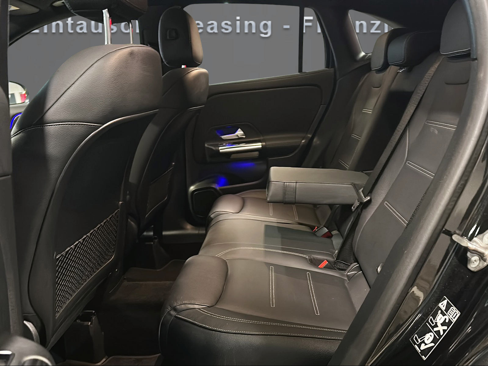 MERCEDES-BENZ GLA 35 AMG 4Matic 8G-Speedshift DCT-image-11