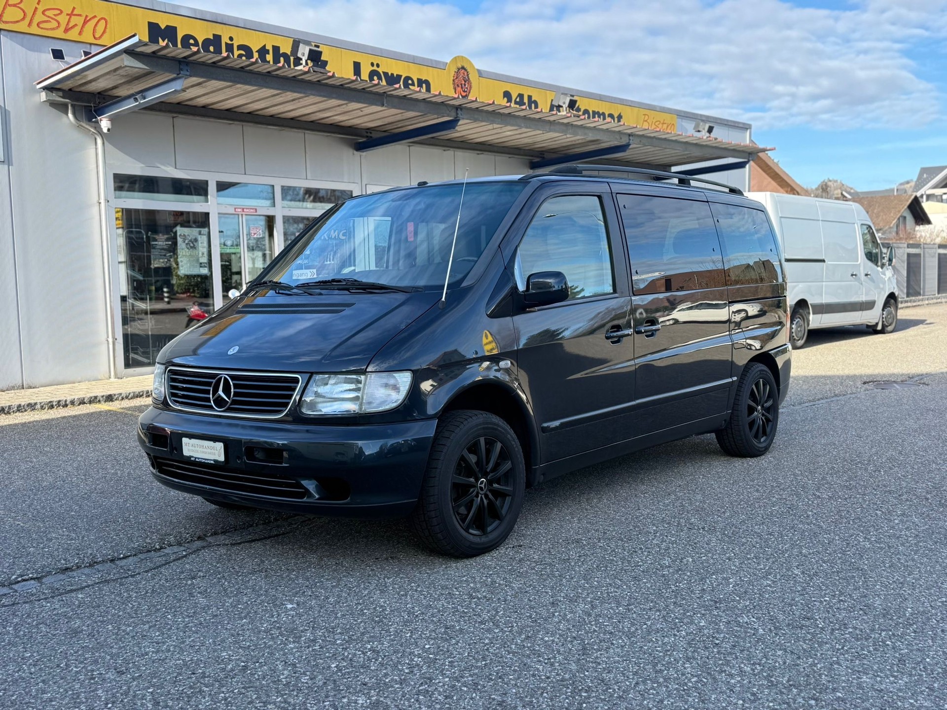 MERCEDES-BENZ V 220 CDI Ambiente-image-0