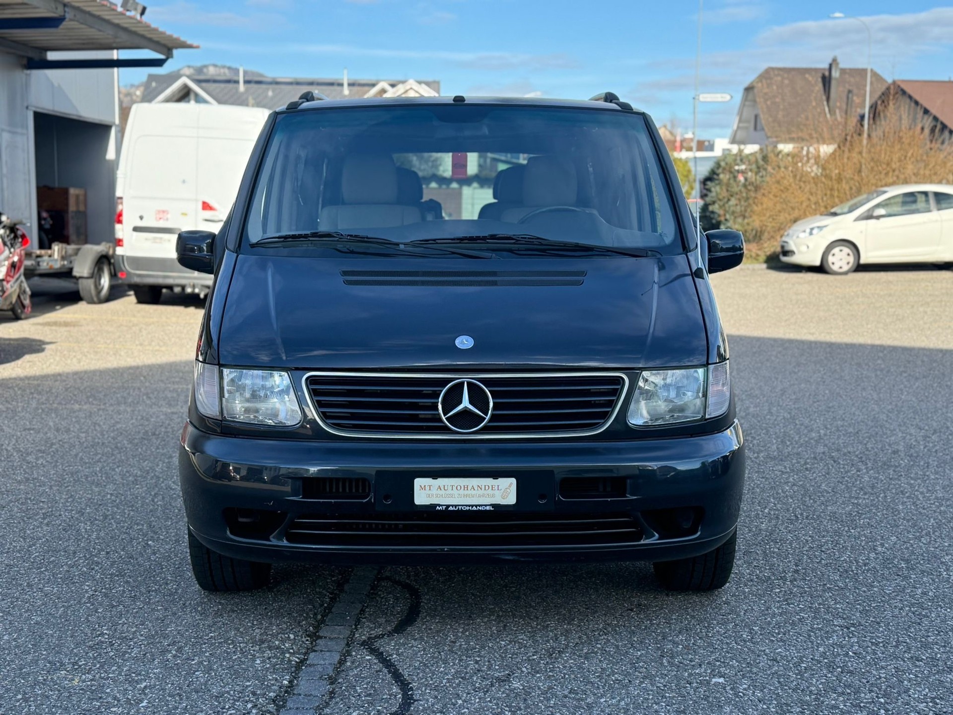 MERCEDES-BENZ V 220 CDI Ambiente-image-1