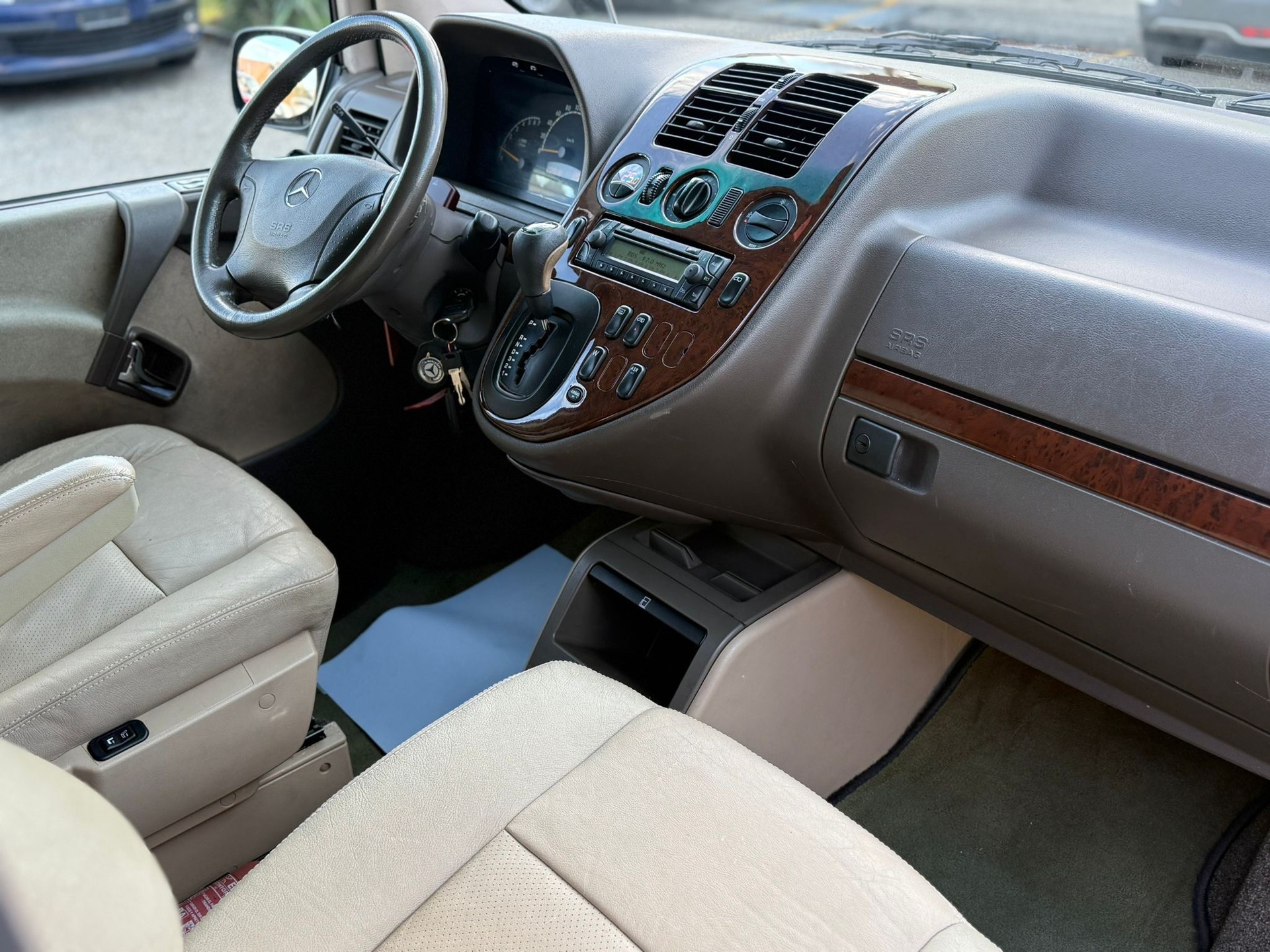 MERCEDES-BENZ V 220 CDI Ambiente-image-11