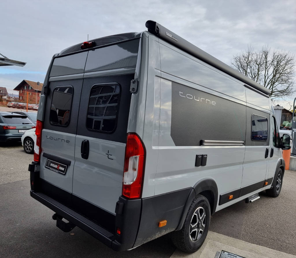 TOURNE MOBIL 6.4 Cruise 180PS EAT8-image-1