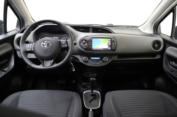 TOYOTA Yaris 1.5 Comfort e-CVT-image-9