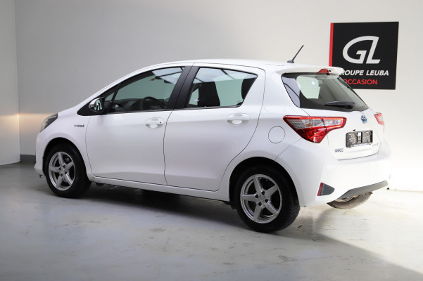 TOYOTA Yaris 1.5 Comfort e-CVT-image-2