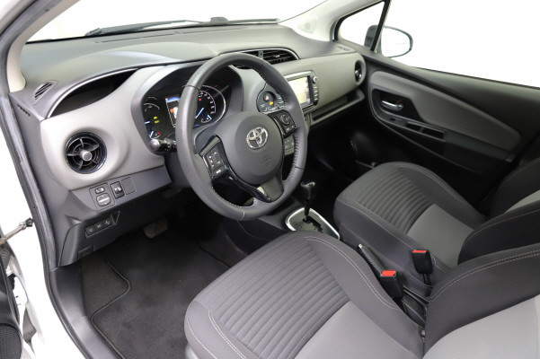 TOYOTA Yaris 1.5 Comfort e-CVT-image-7