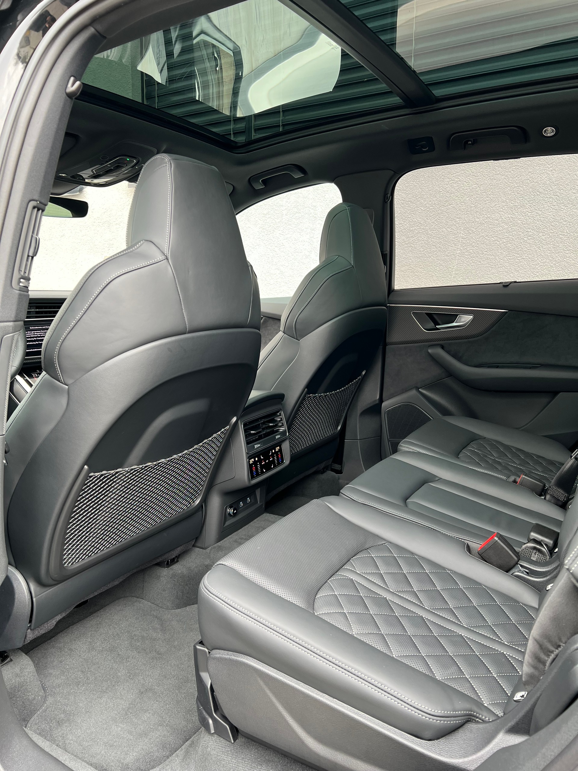 AUDI SQ7 TFSI quattro tiptronic-image-15