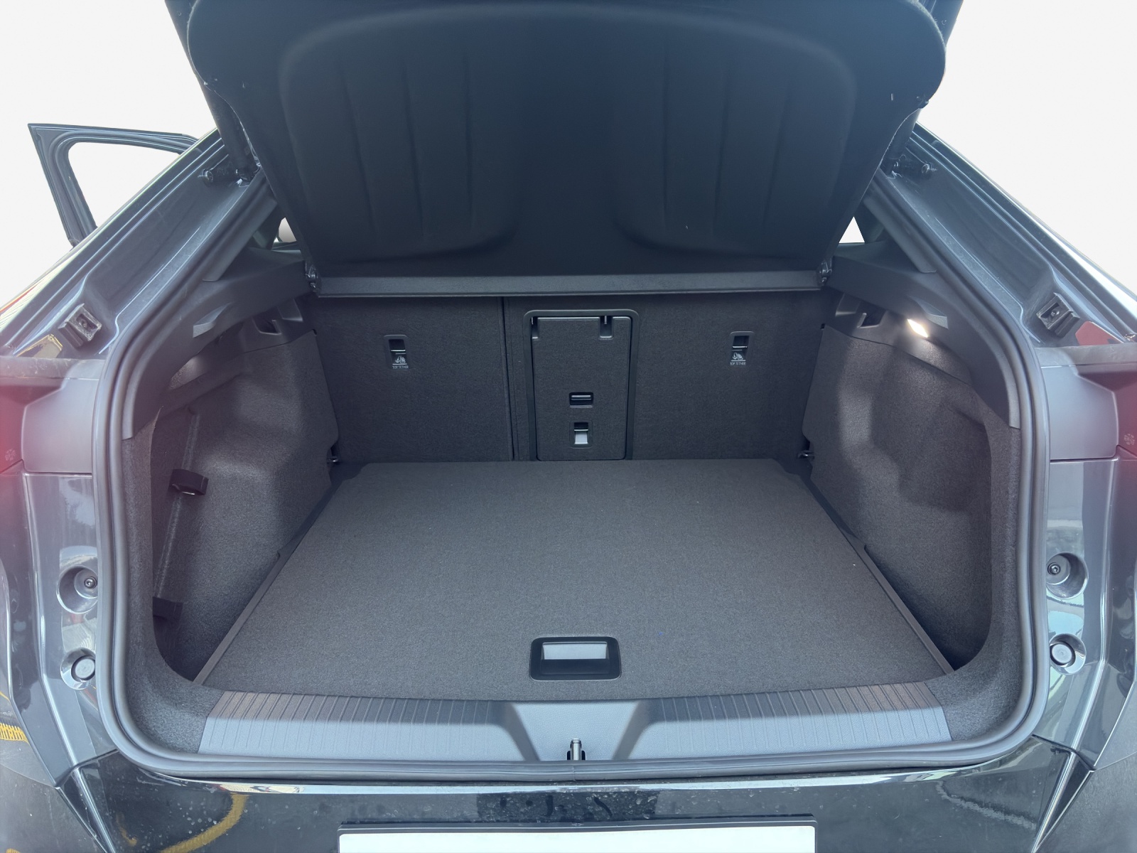 CUPRA Tavascan Type 9 77 kWh Adrenaline-image-12