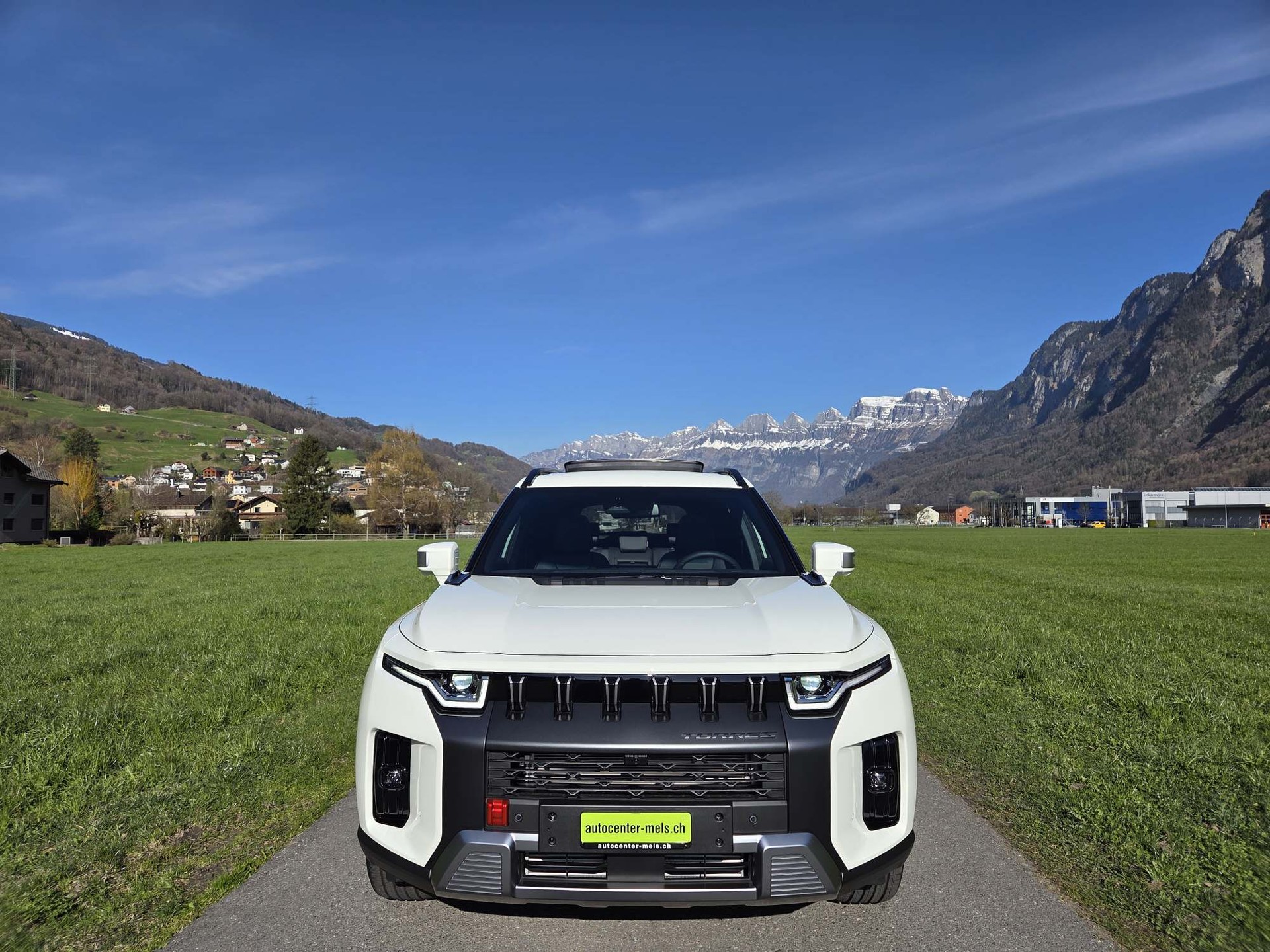 KGM-SsangYong Torres 1.5 T-Gdi Titanium Panorama 4WD-image-2