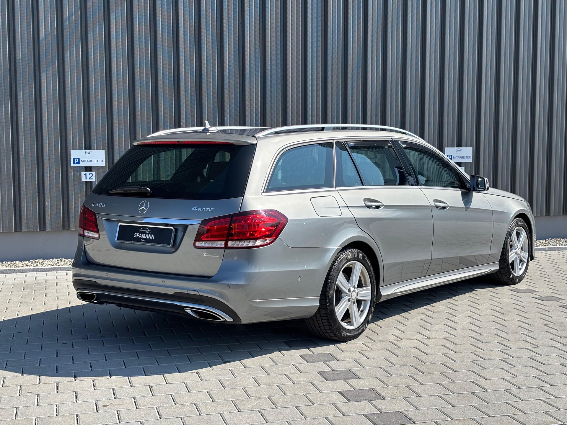 MERCEDES-BENZ E 400 Avantgarde 4Matic 7G-Tronic-image-5