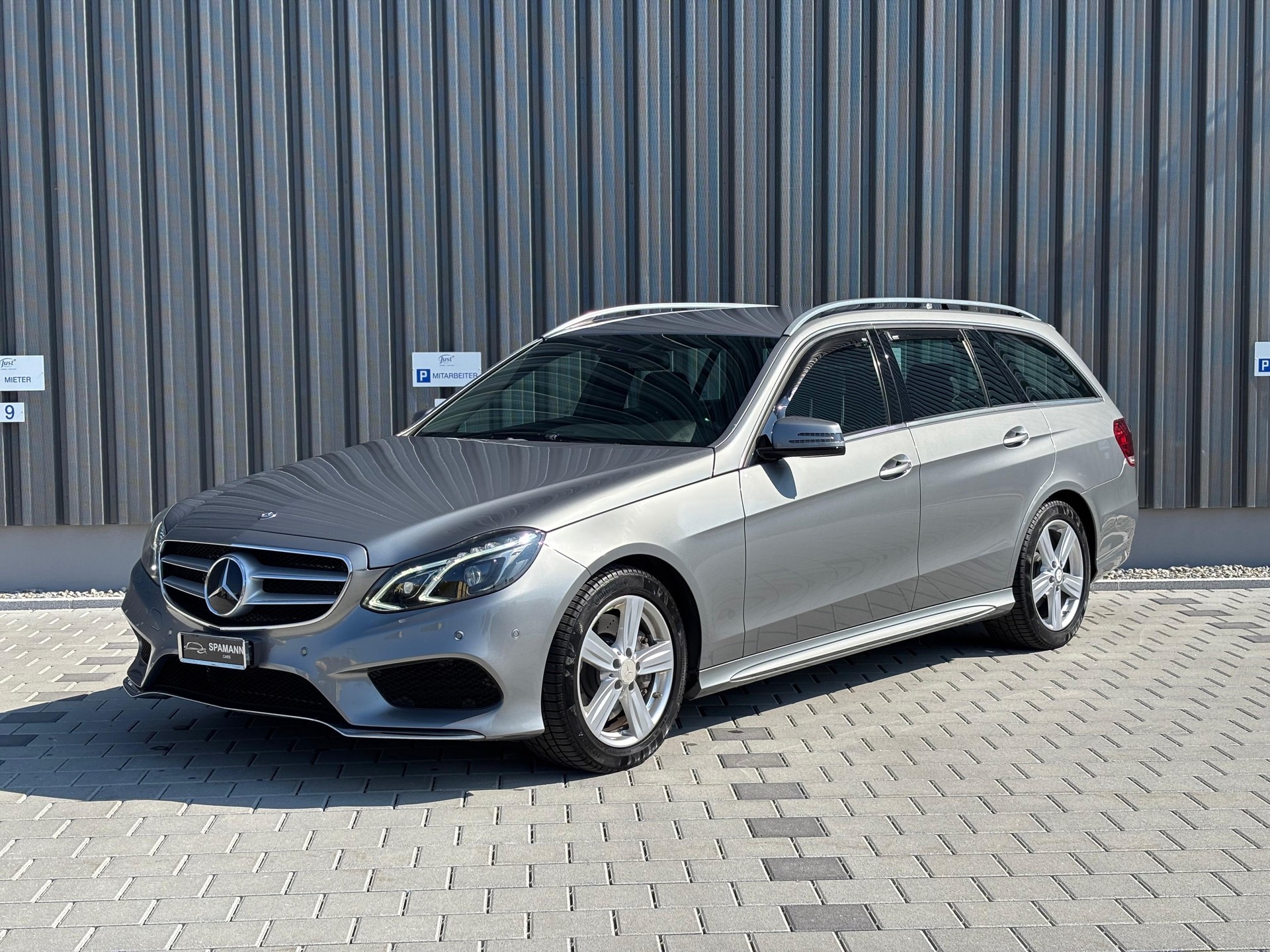MERCEDES-BENZ E 400 Avantgarde 4Matic 7G-Tronic