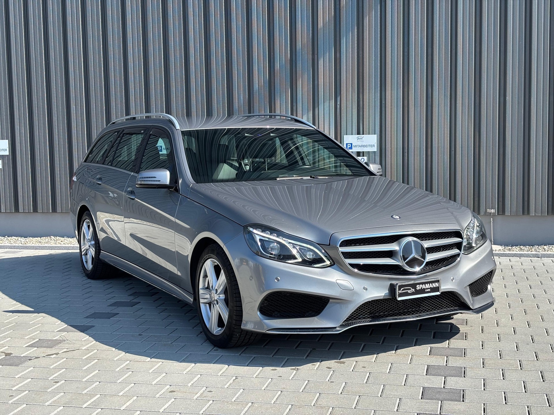 MERCEDES-BENZ E 400 Avantgarde 4Matic 7G-Tronic-image-9