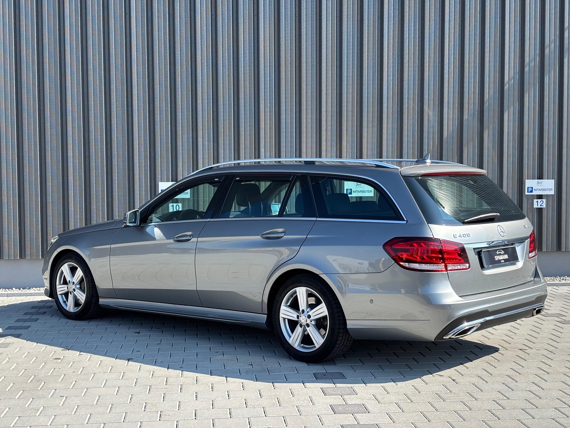 MERCEDES-BENZ E 400 Avantgarde 4Matic 7G-Tronic-image-3