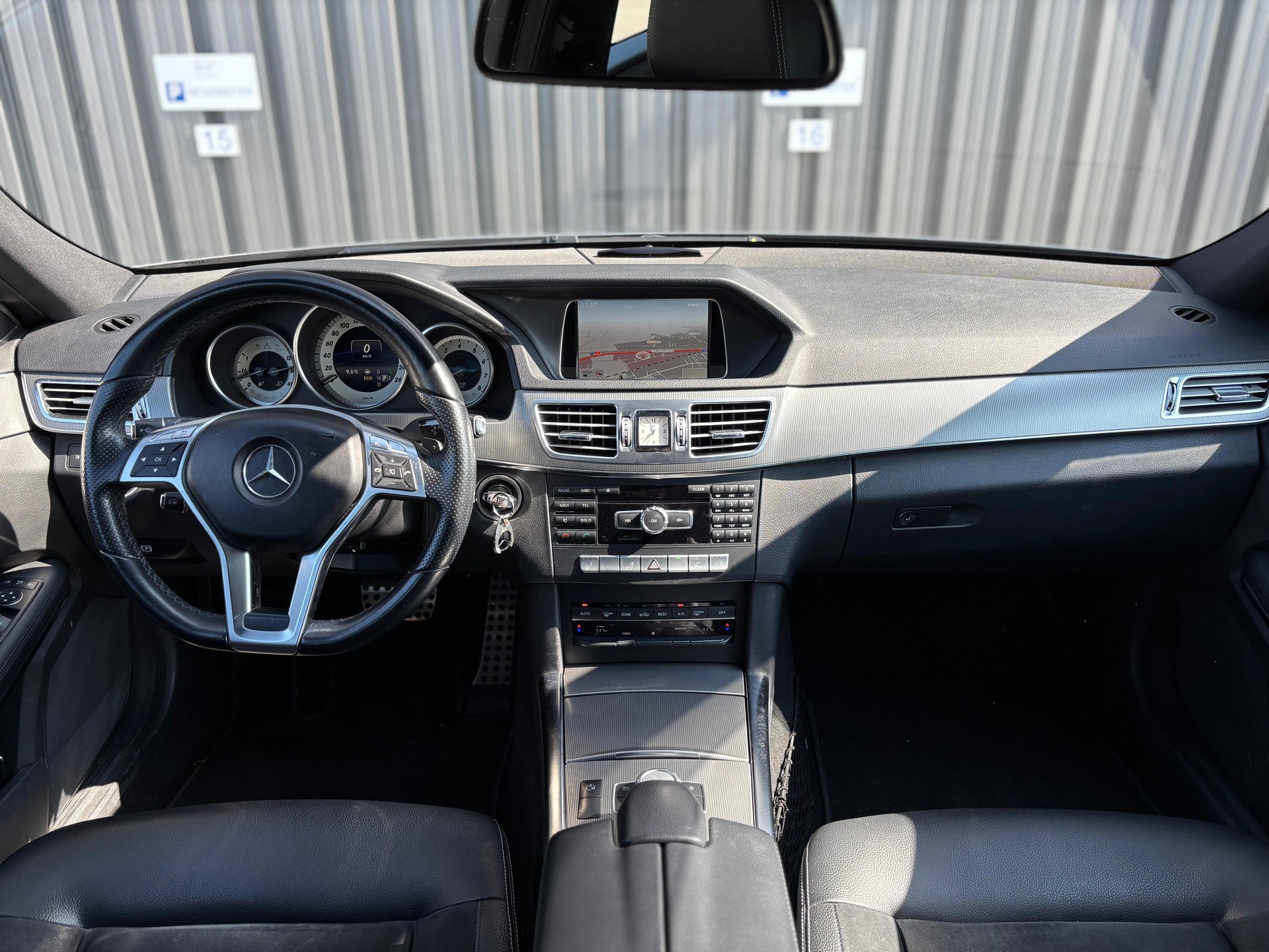 MERCEDES-BENZ E 400 Avantgarde 4Matic 7G-Tronic-image-12