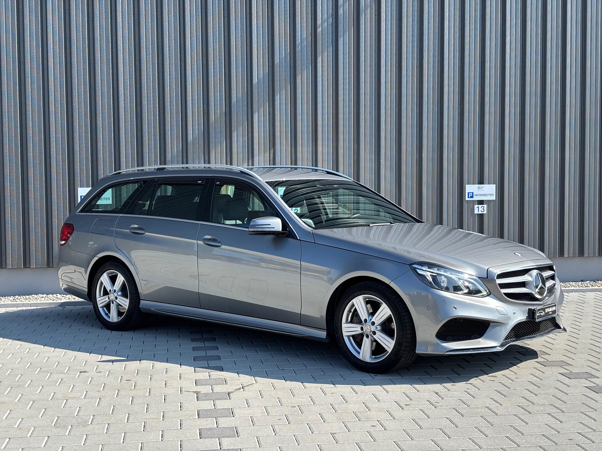 MERCEDES-BENZ E 400 Avantgarde 4Matic 7G-Tronic-image-8