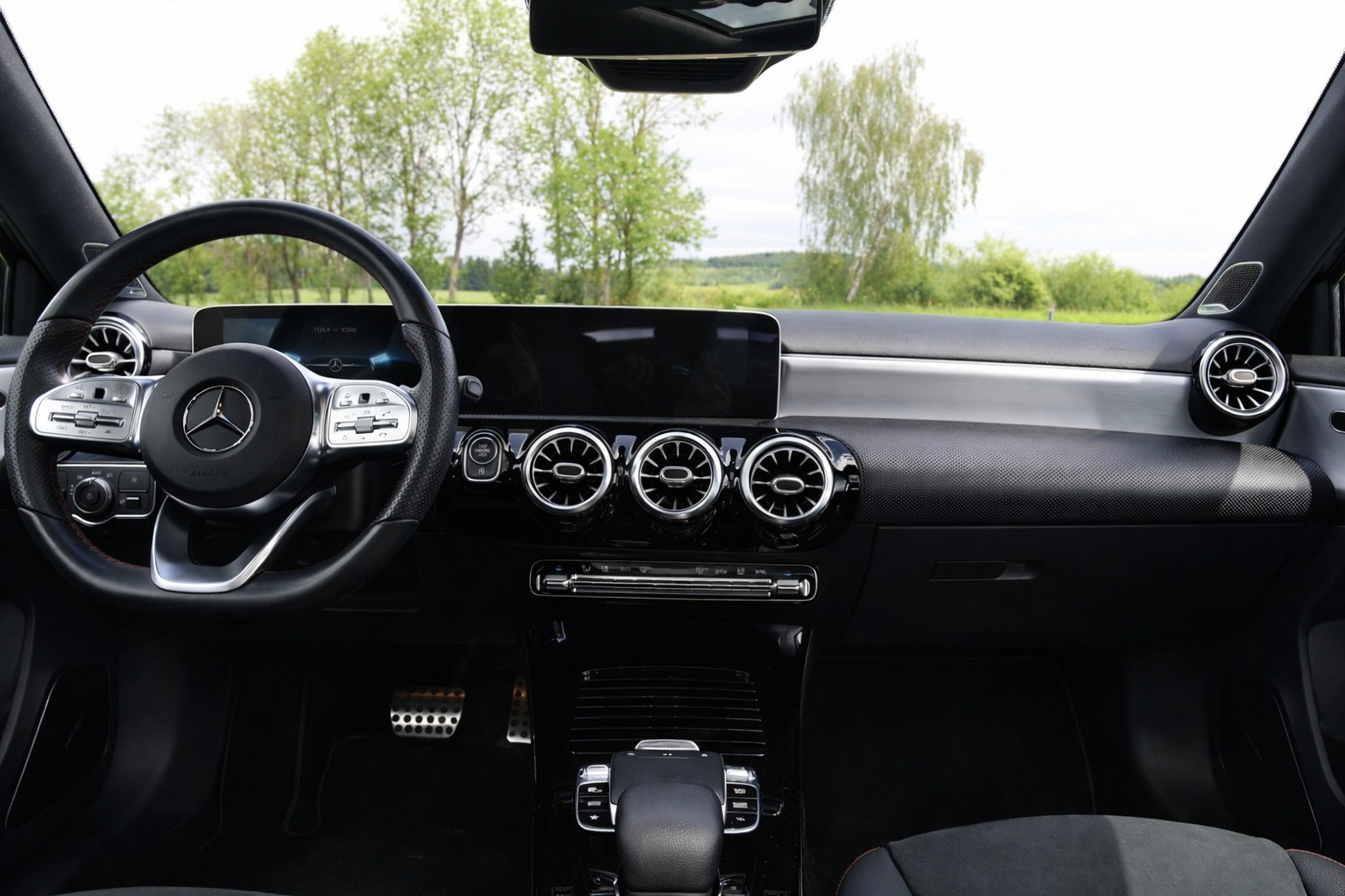 MERCEDES-BENZ A 250 4Matic AMG Line 4Matic 7G-DCT-image-4