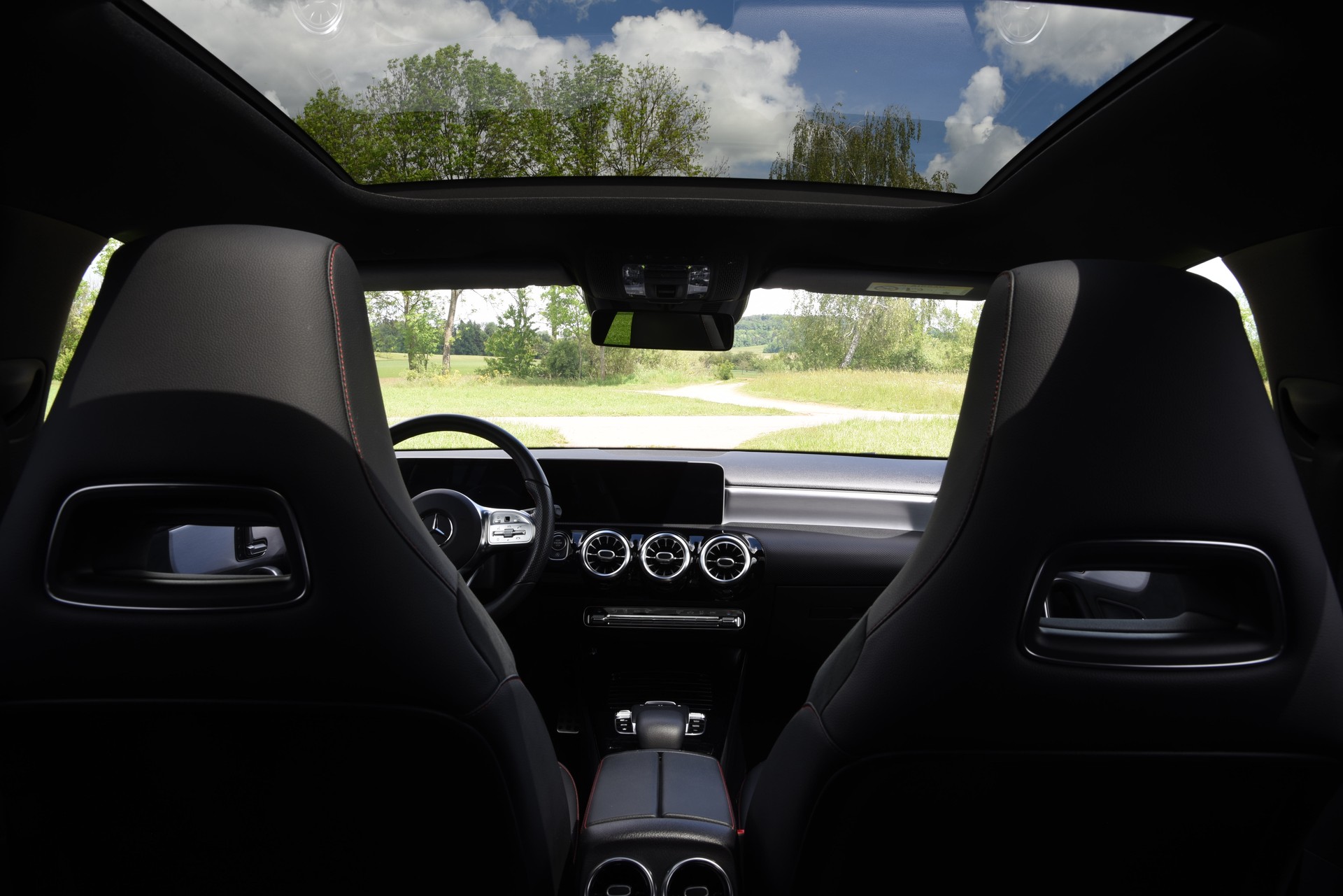 MERCEDES-BENZ A 250 4Matic AMG Line 4Matic 7G-DCT-image-5