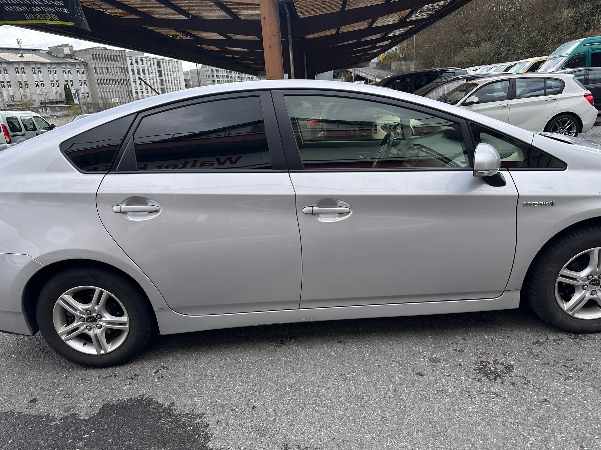 TOYOTA Prius 1.8 16V HSD Luna-image-3