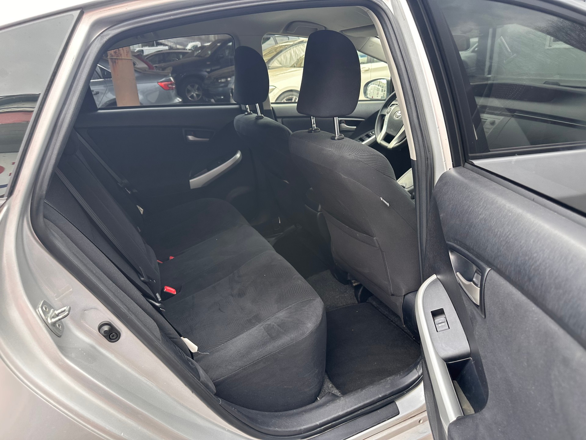 TOYOTA Prius 1.8 16V HSD Luna-image-9