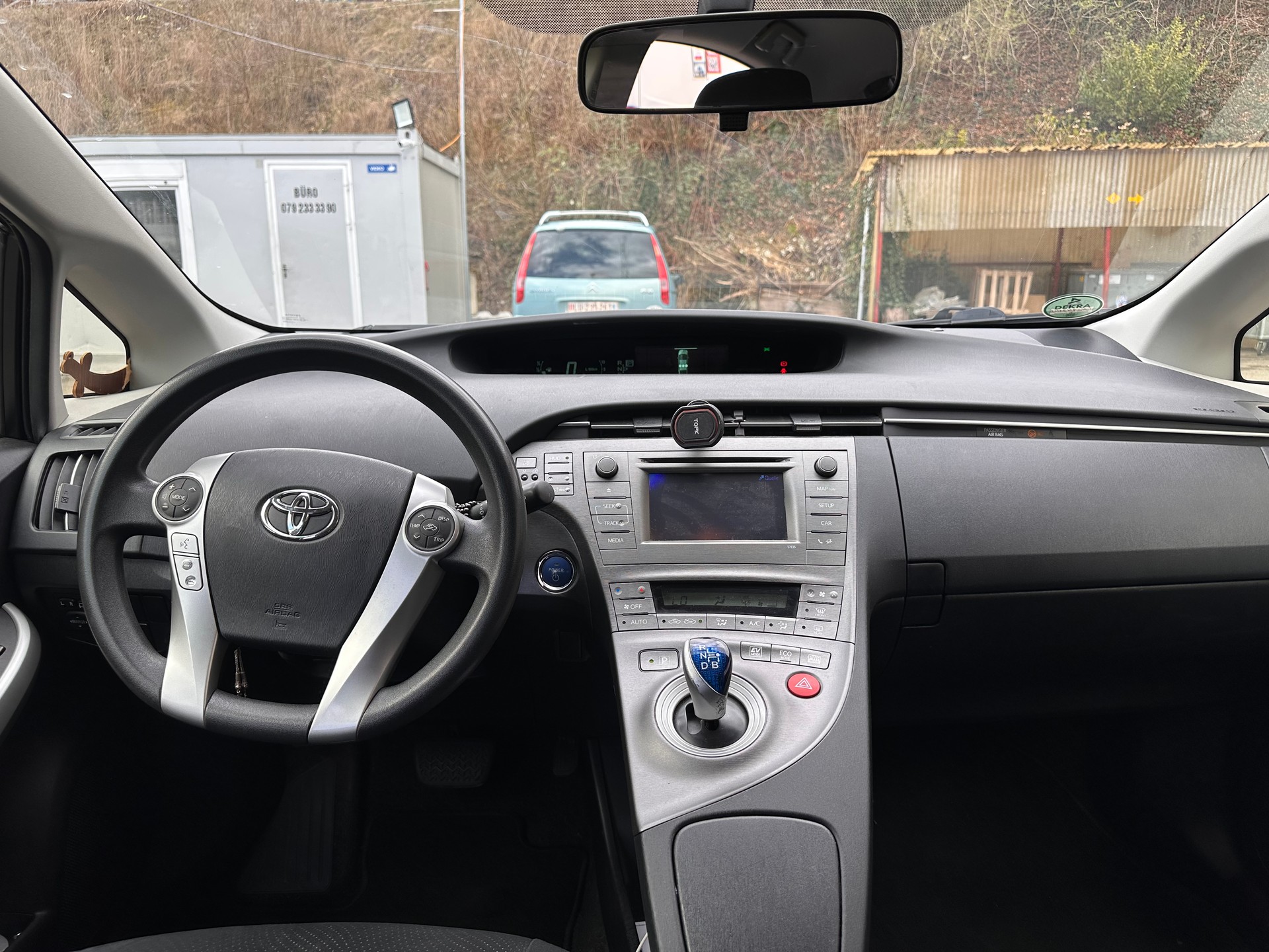 TOYOTA Prius 1.8 16V HSD Luna-image-11