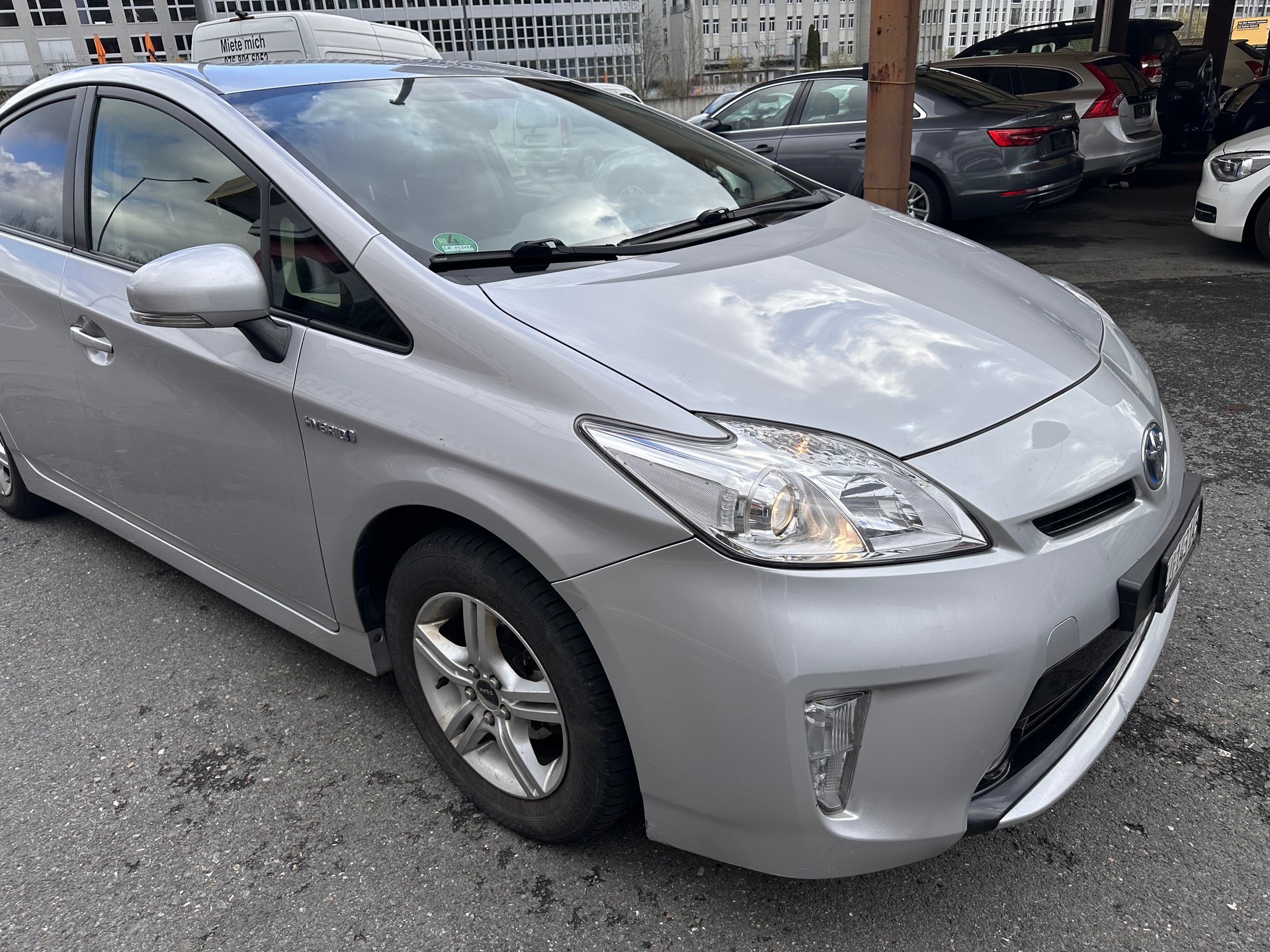 TOYOTA Prius 1.8 16V HSD Luna-image-2