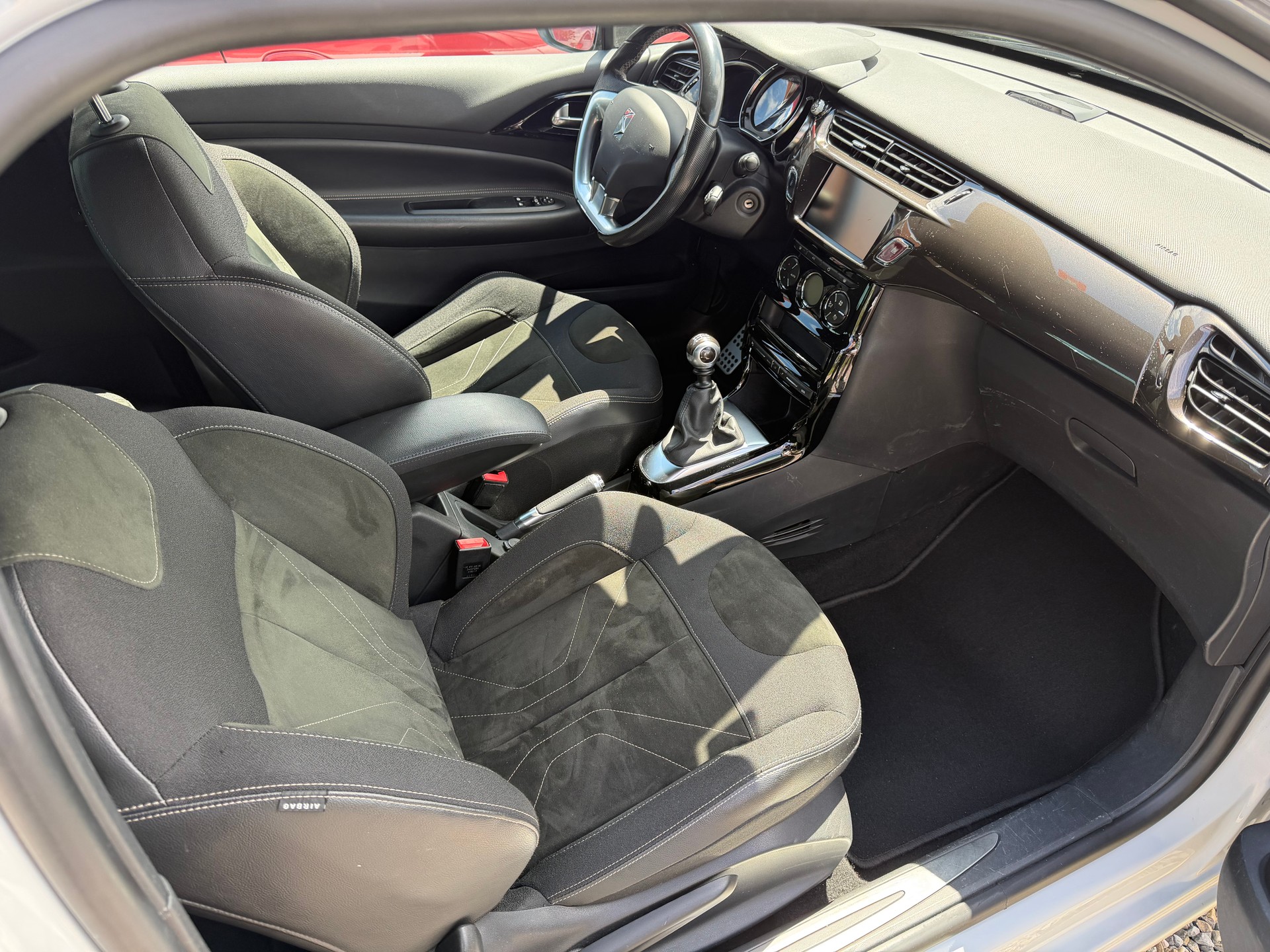 DS AUTOMOBILES DS 3 1.2 PureTech Sport Chic FRISCH MFK-image-4