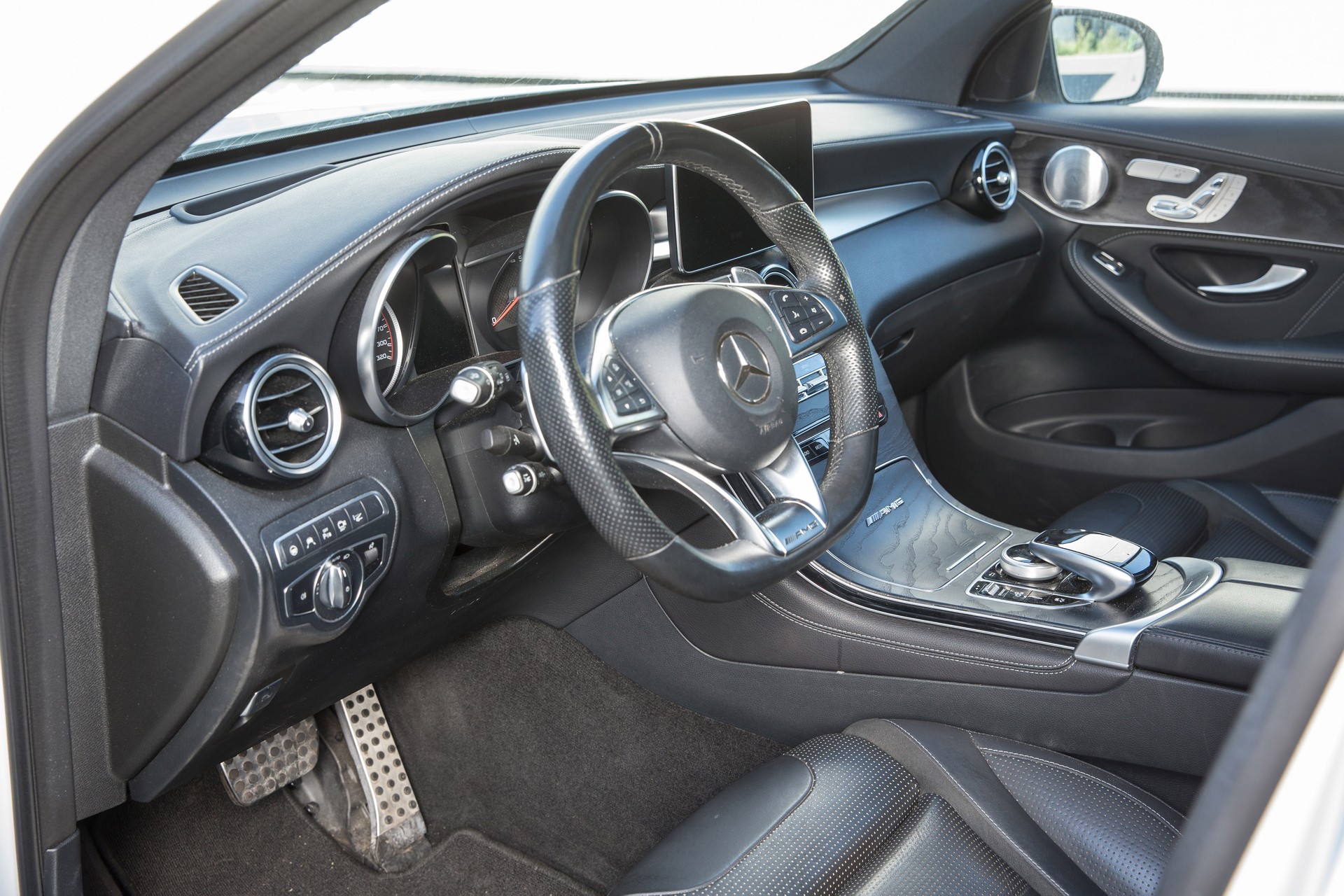 MERCEDES-BENZ GLC 63 S AMG Edition 1 4Matic+ 9G-Tronic-image-8