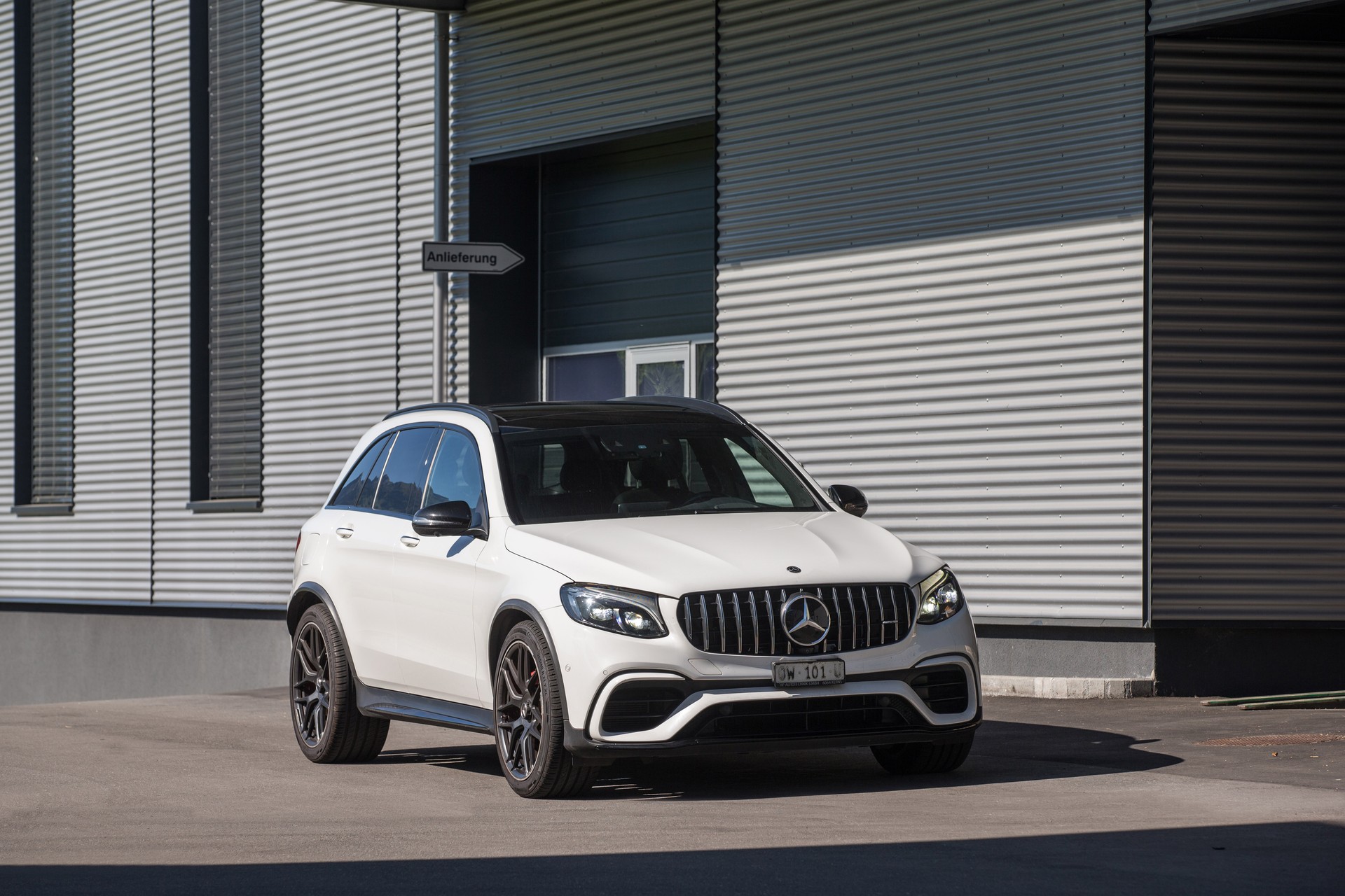 MERCEDES-BENZ GLC 63 S AMG Edition 1 4Matic+ 9G-Tronic-image-3