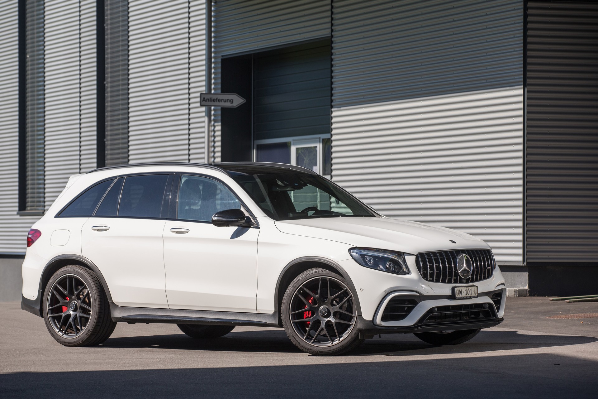 MERCEDES-BENZ GLC 63 S AMG Edition 1 4Matic+ 9G-Tronic-image-2